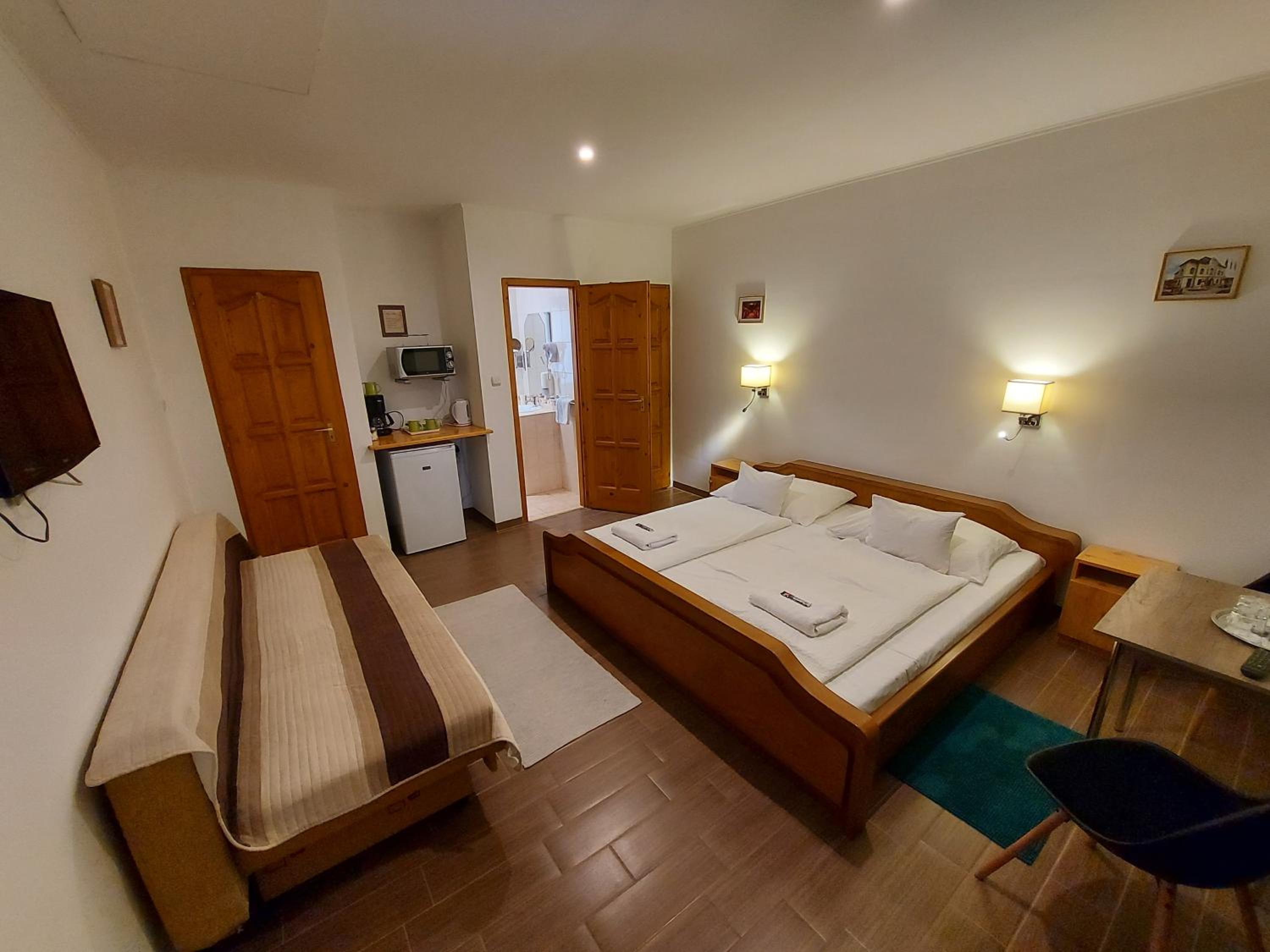 Triple Room with City View