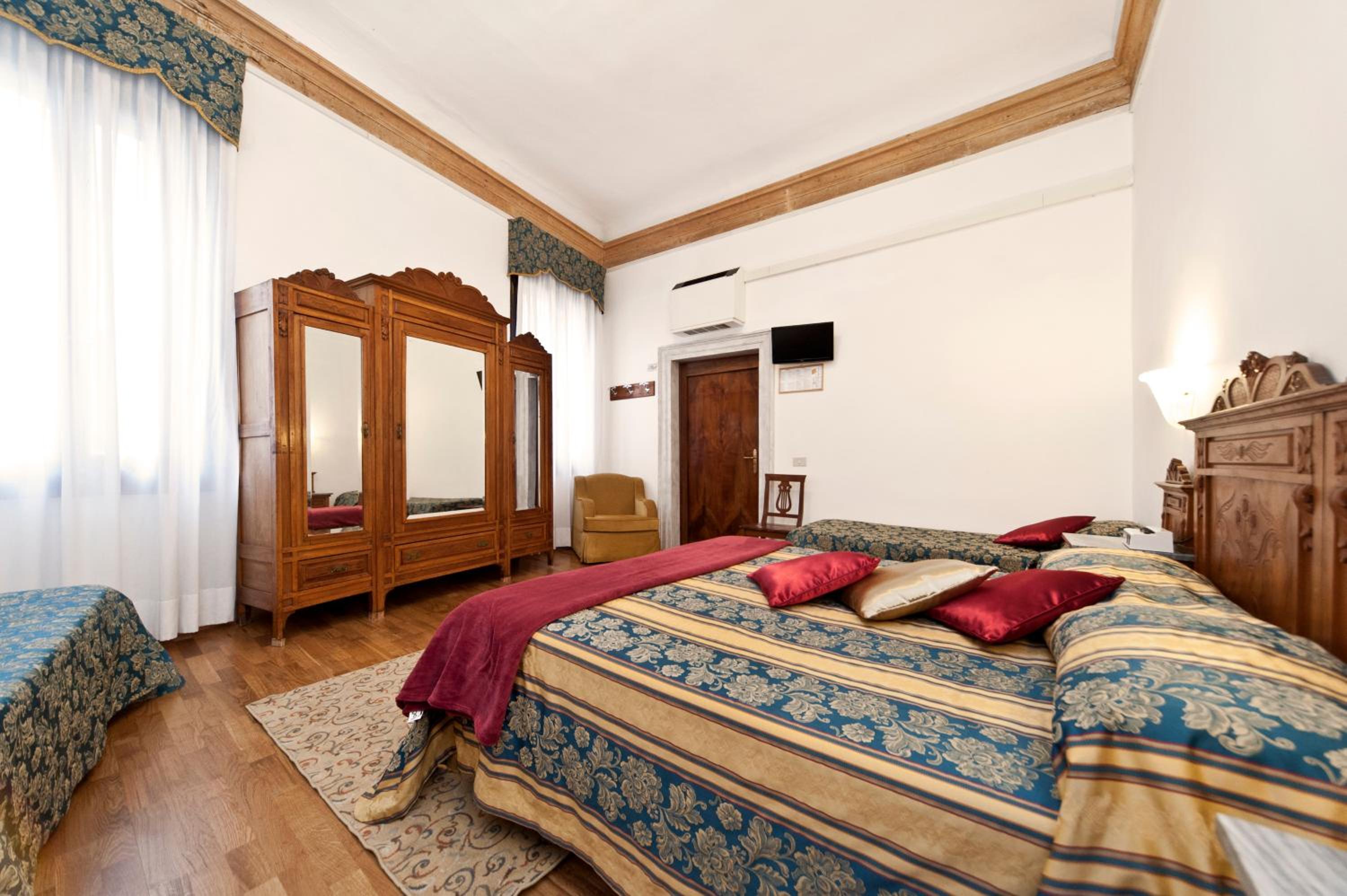 Quadruple Room photo 1