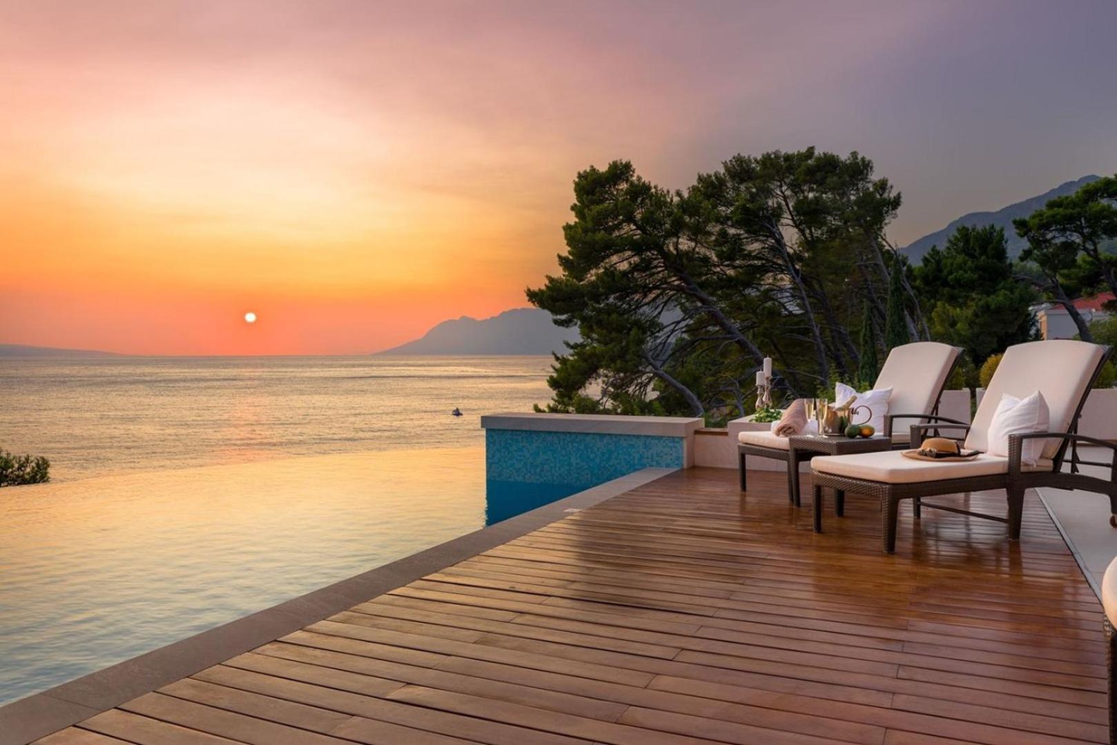 Villa photo 2