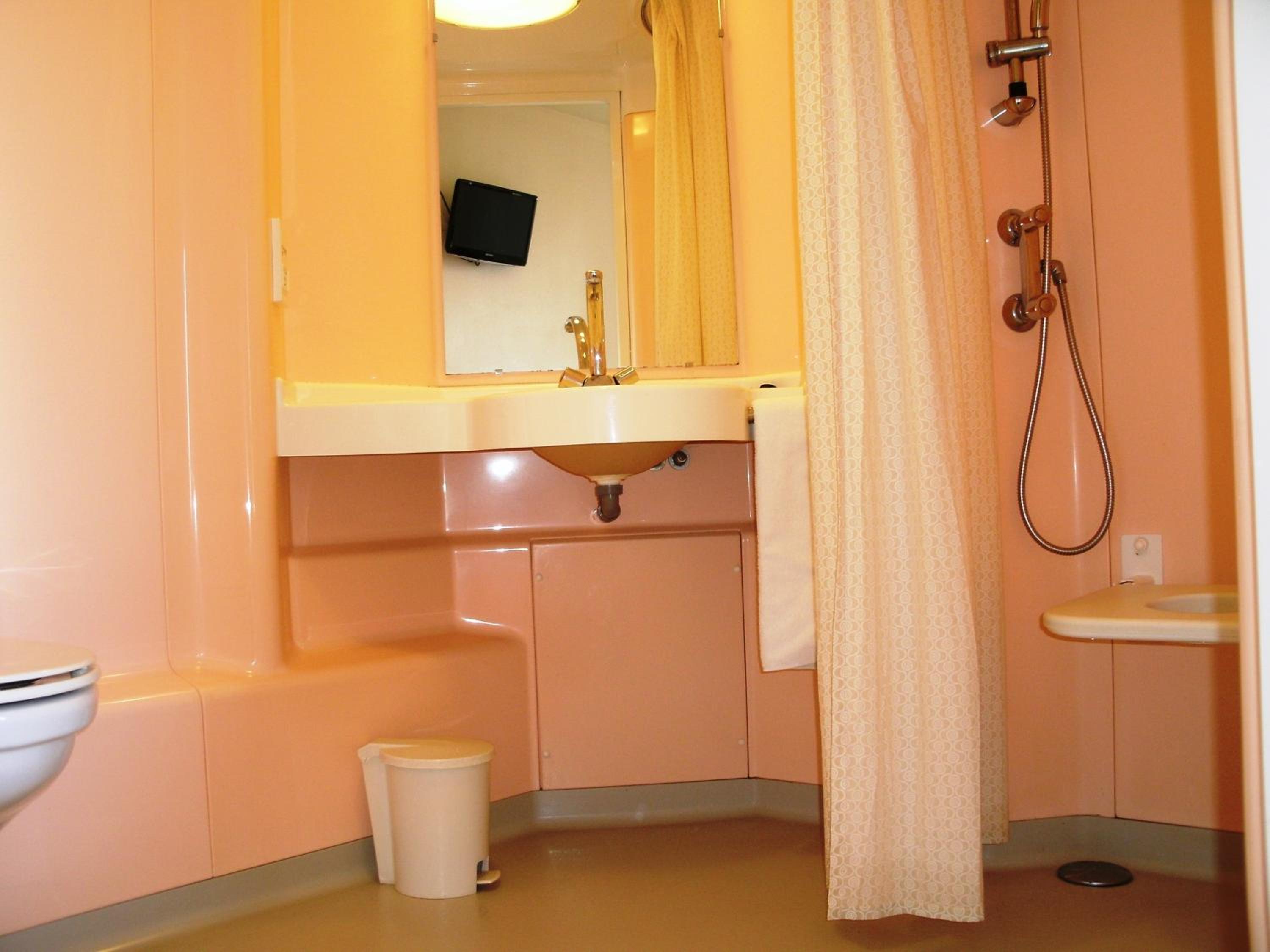 Double Room - Disability Access - Photo 3