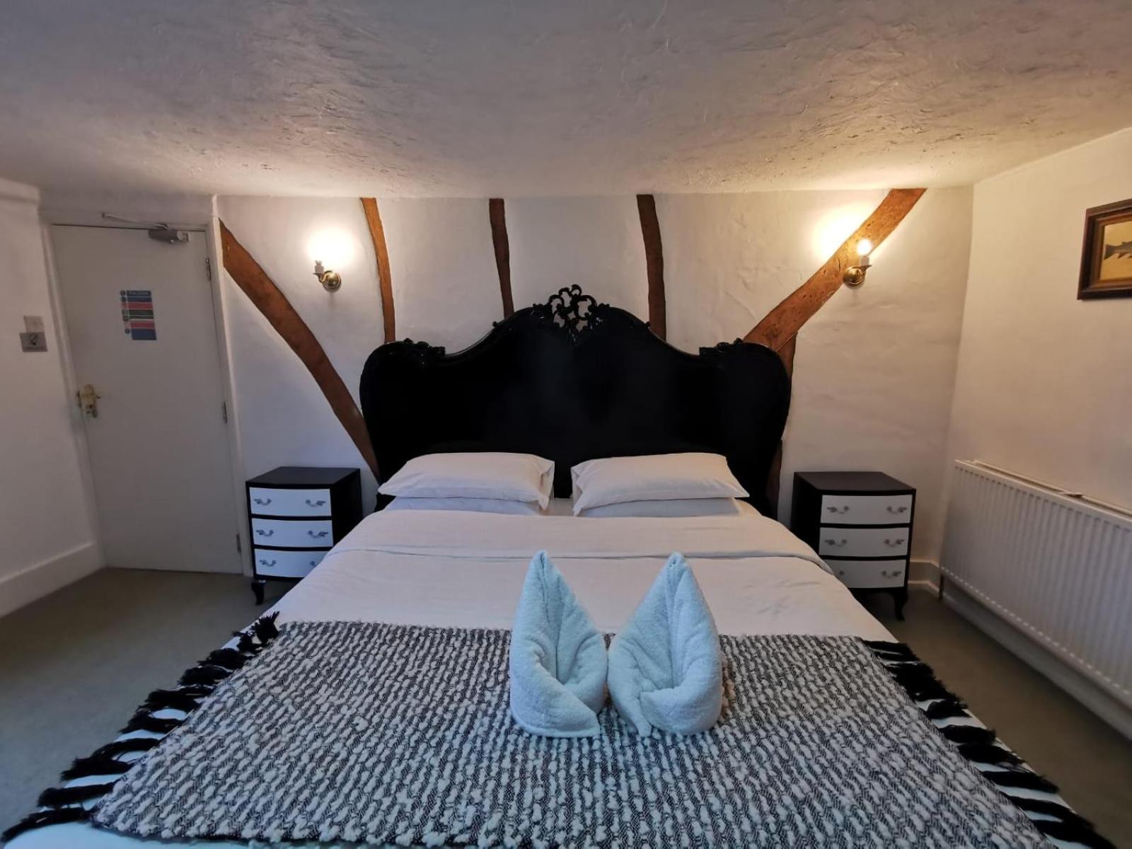 Deluxe King Room - Photo 2