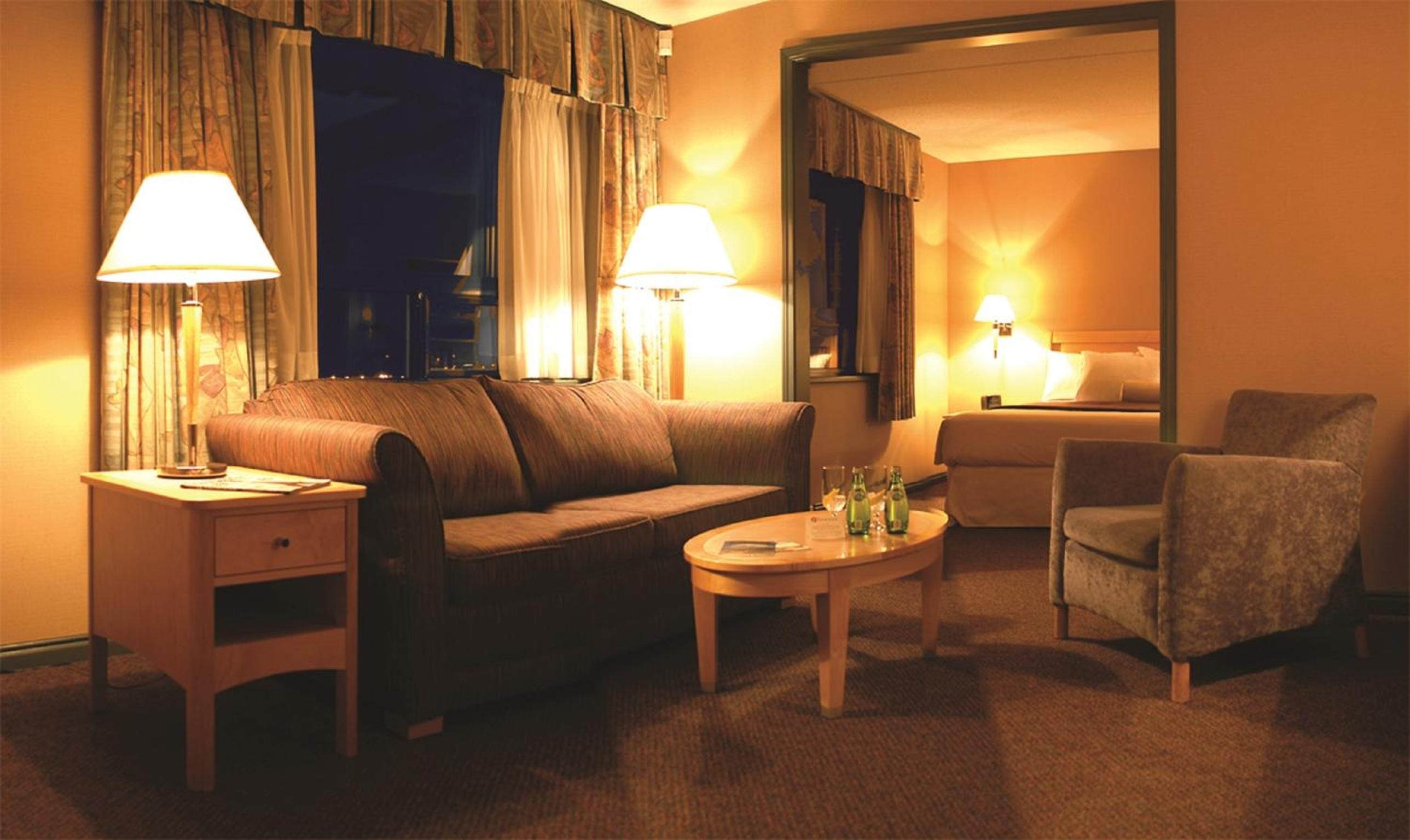 One-Bedroom Junior Suite - Non-Smoking - Photo 4