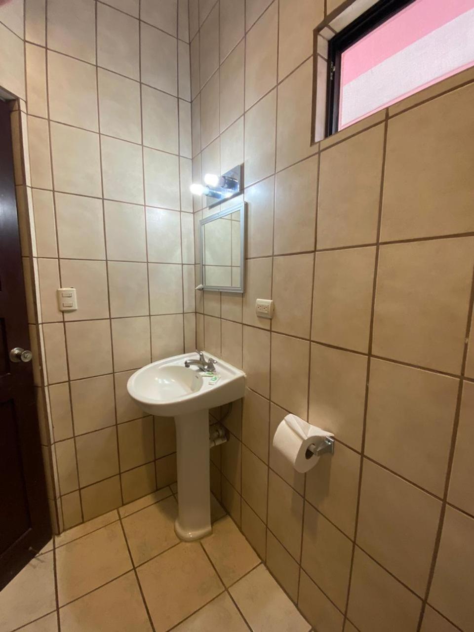 Budget Double Room photo 3