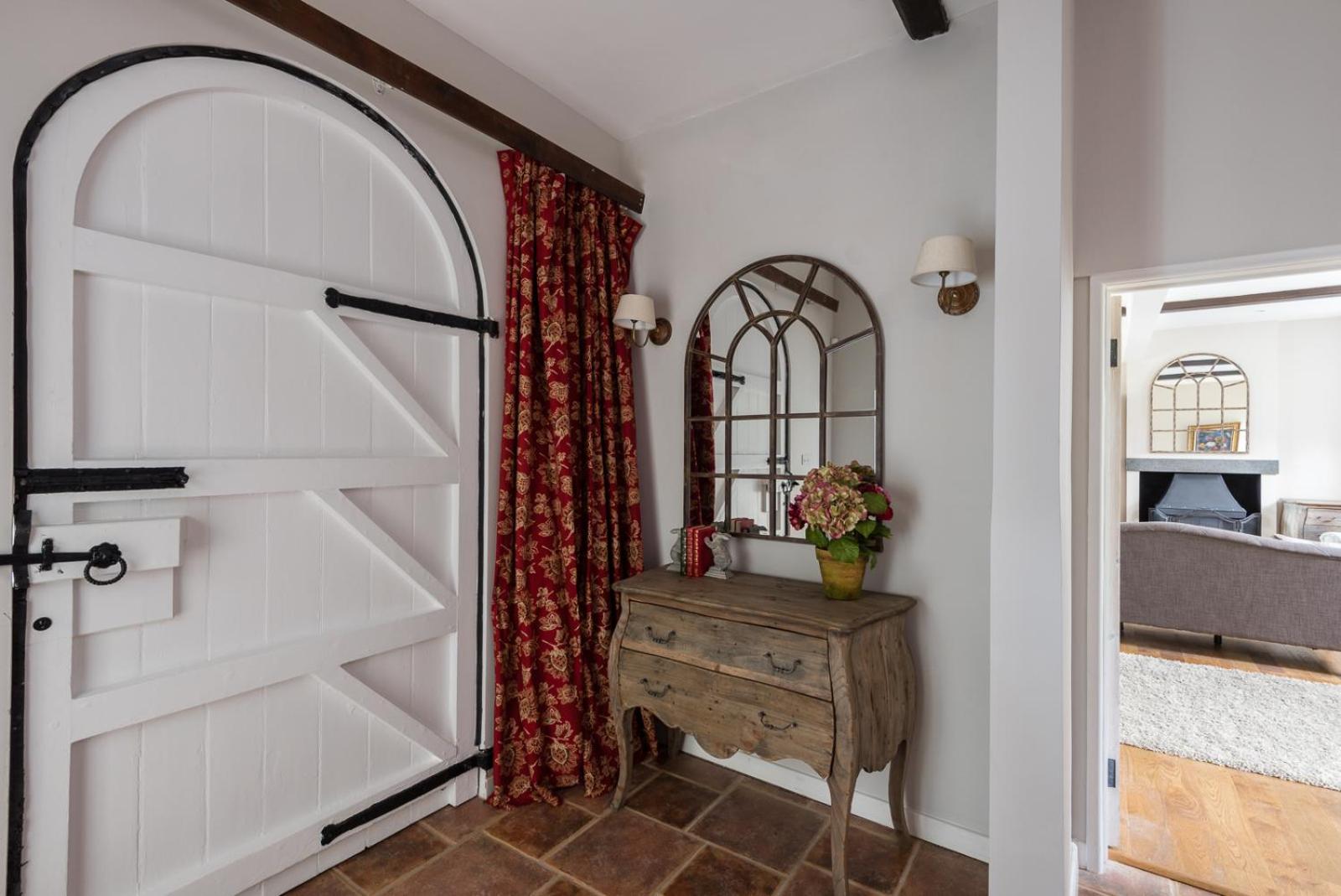 Four-Bedroom House photo 2