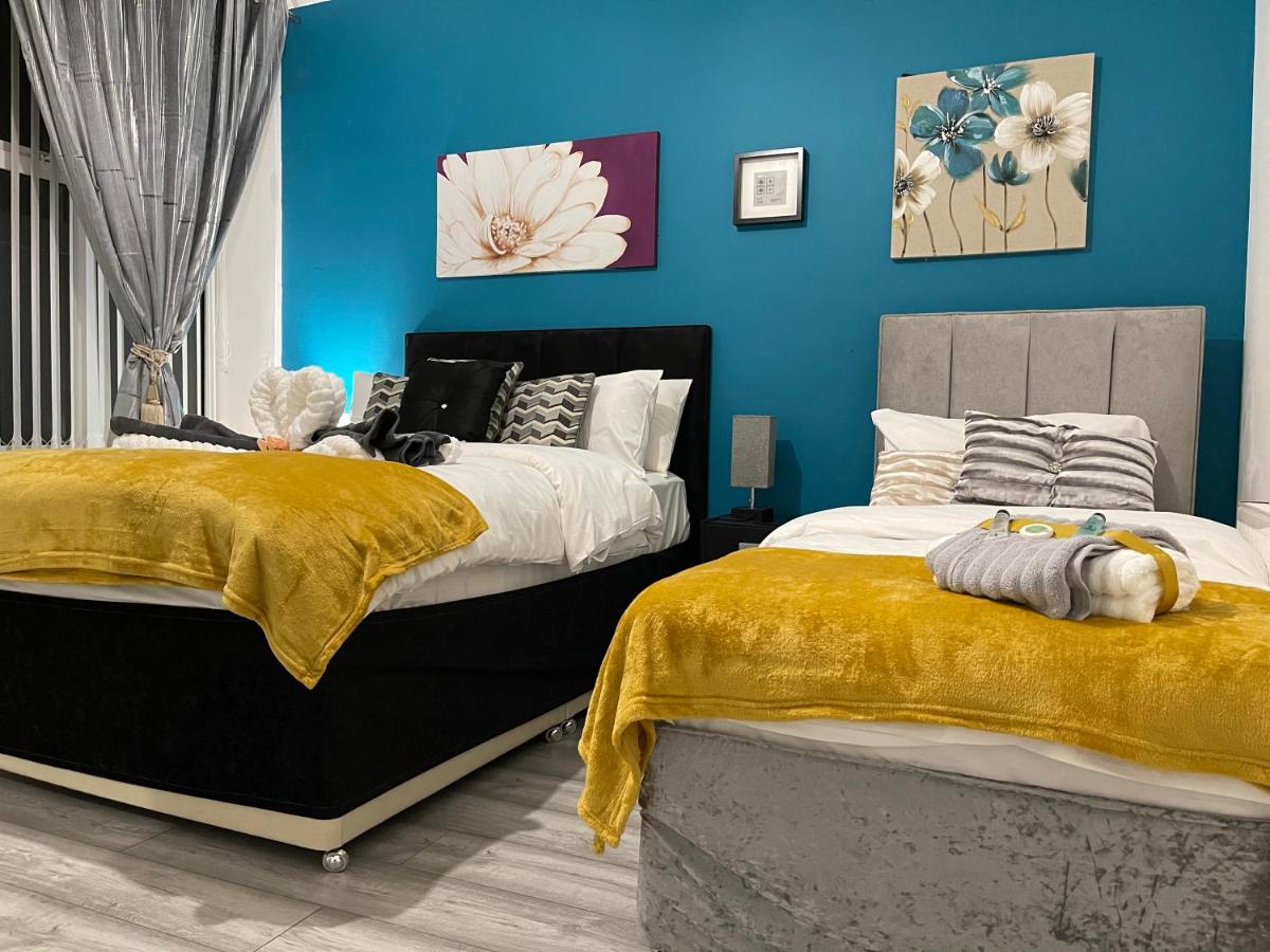 One-Bedroom Apartment photo 2