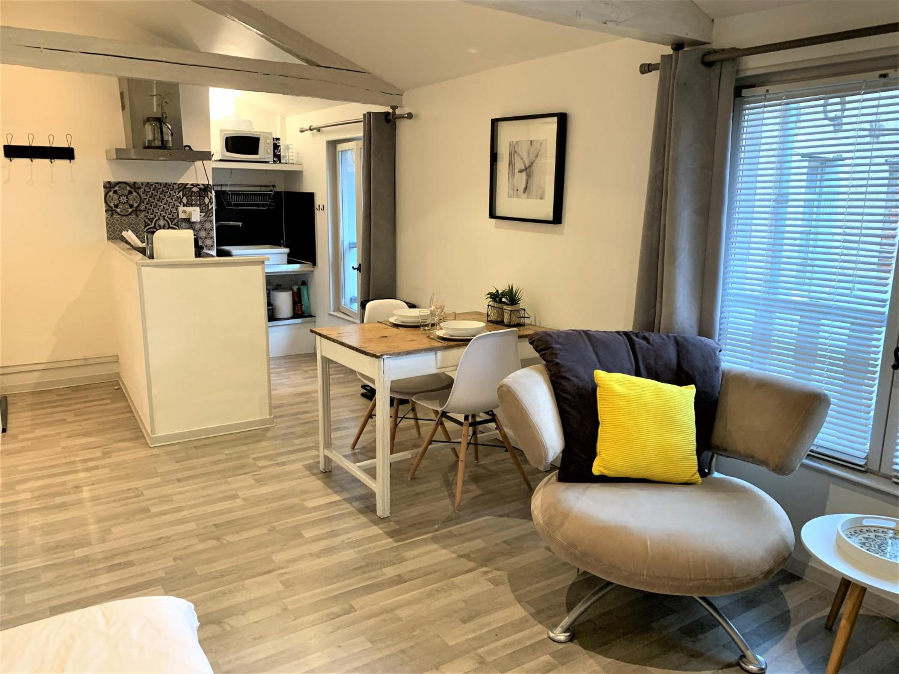 Apartment - Photo 4