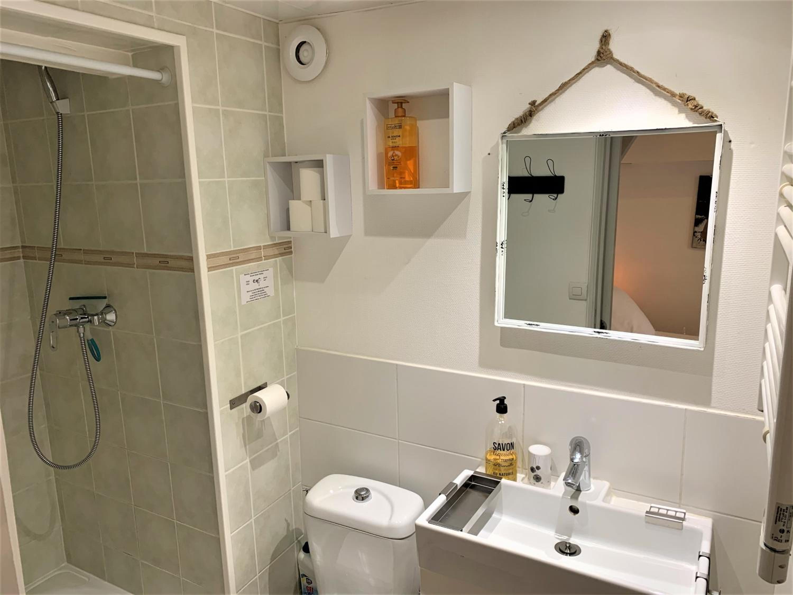 Apartment - Photo 8