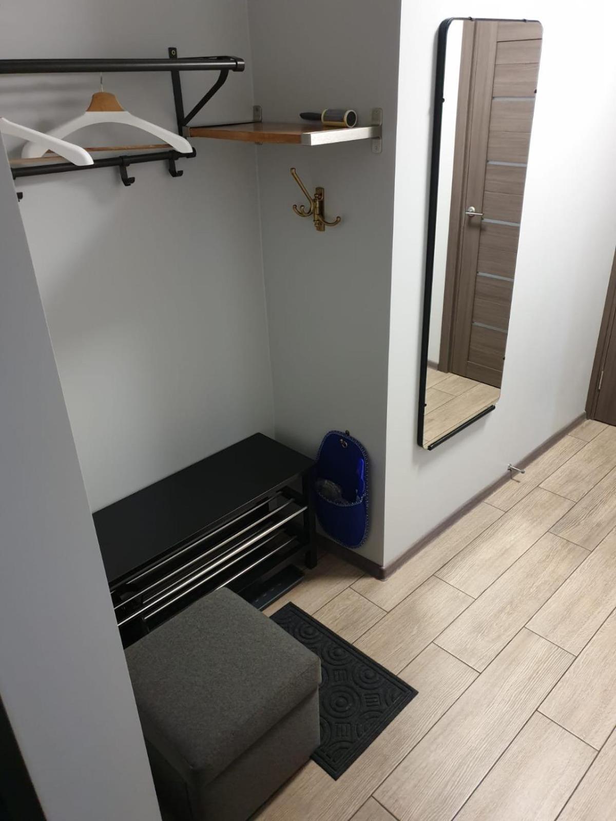 One-Bedroom Apartment - Photo 2