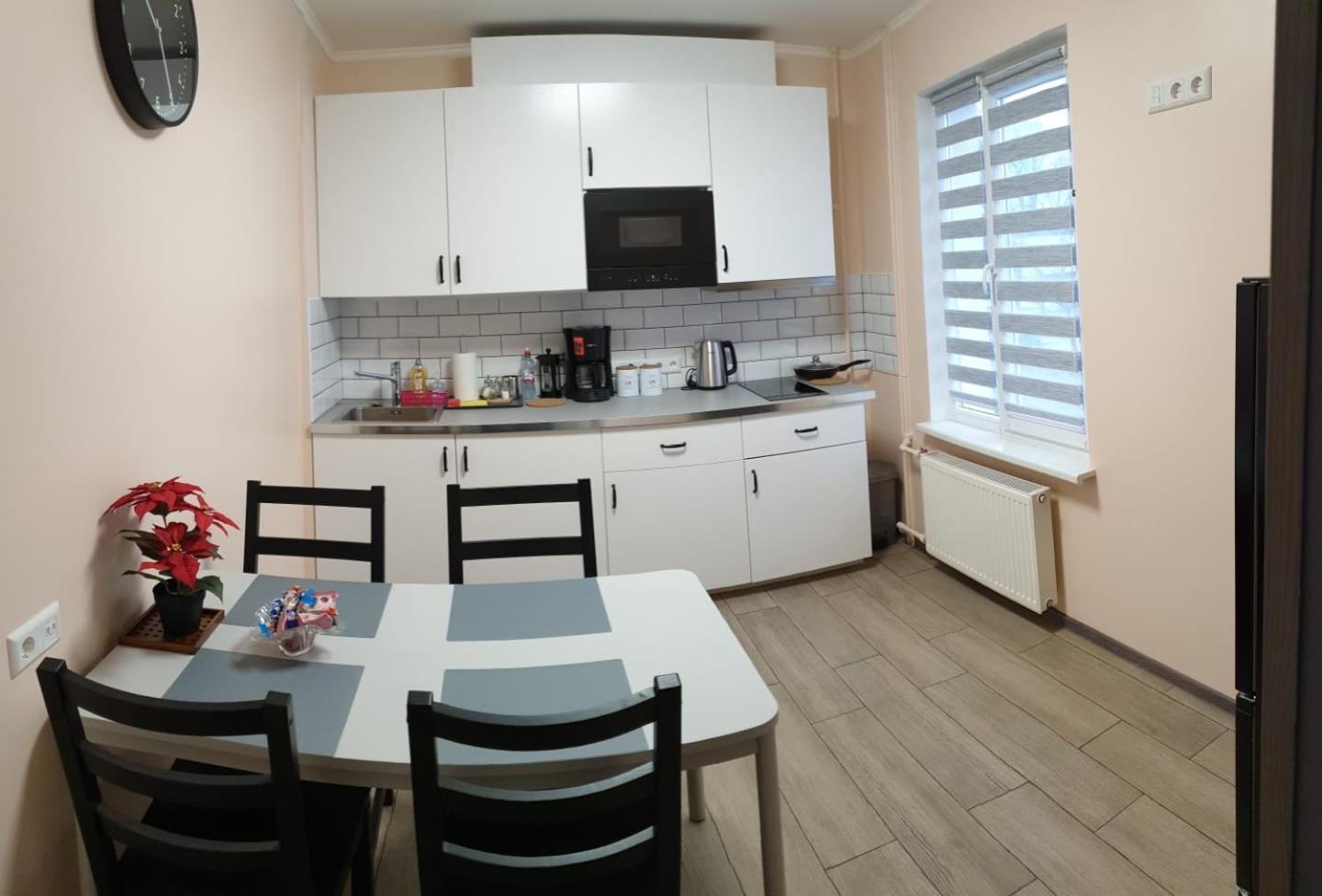 One-Bedroom Apartment - Photo 11