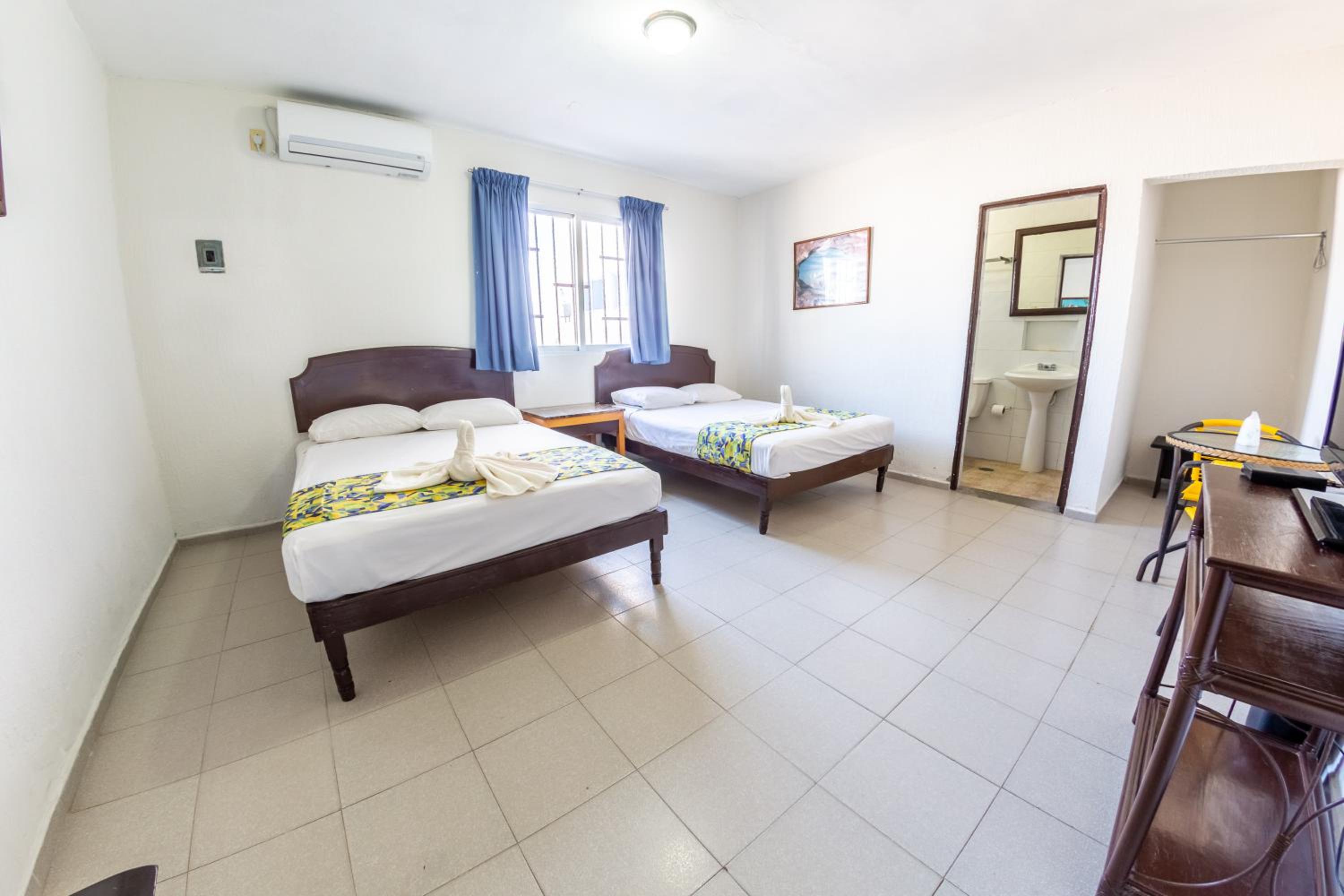 Standard Double Room With Two Double Beds photo 3