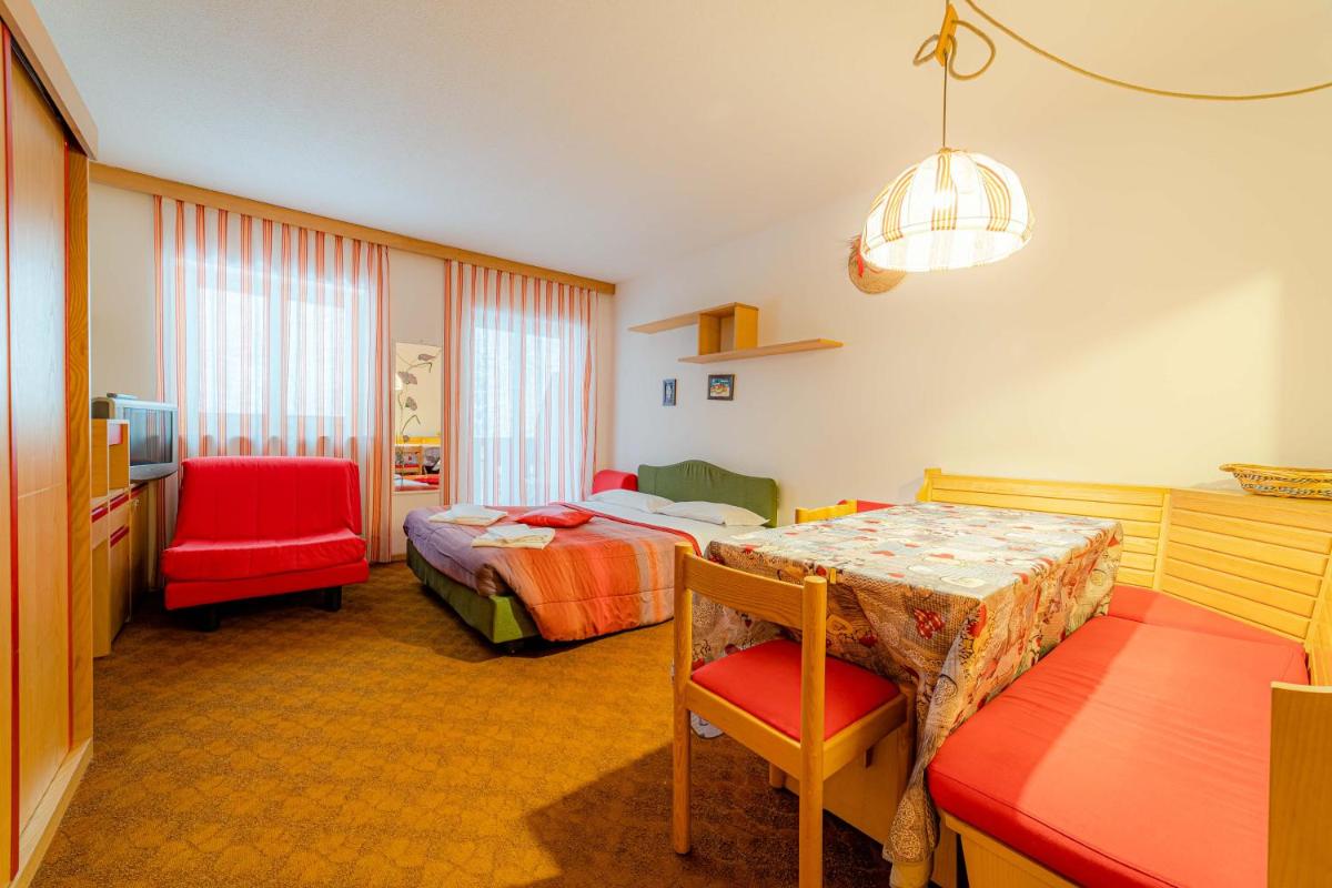 Studio Apartment photo 1