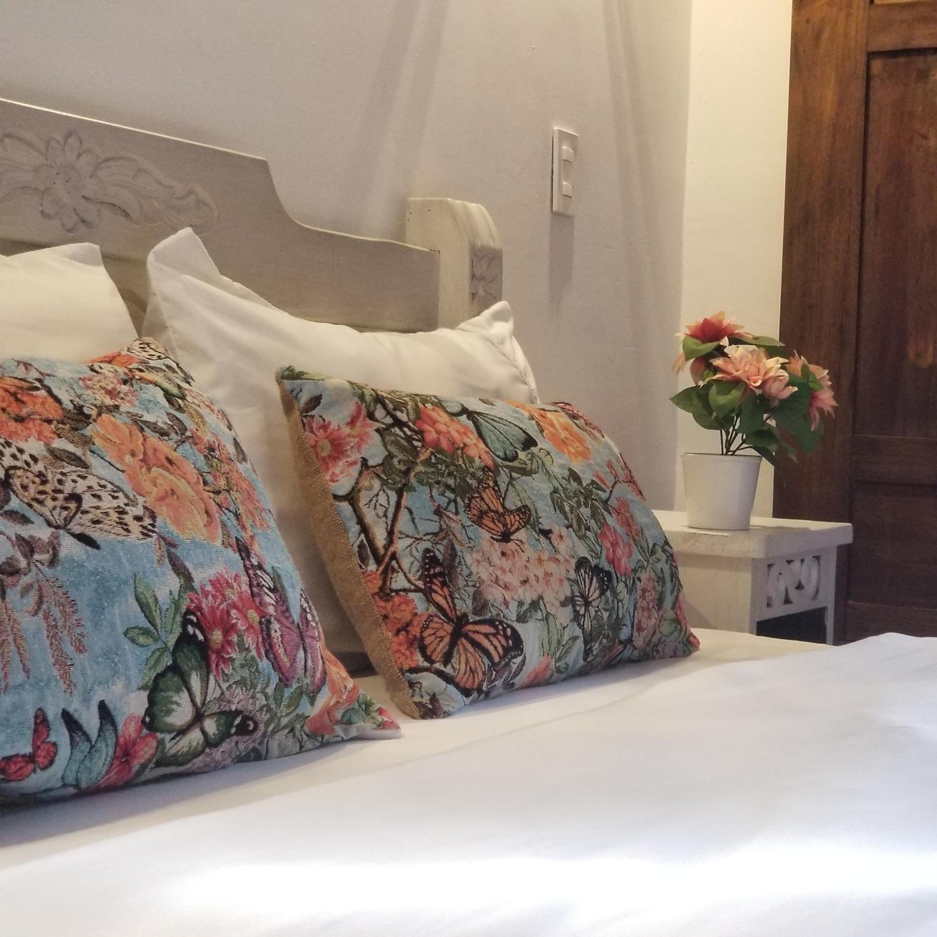 Double or Twin Room with Private Bathroom photo 3