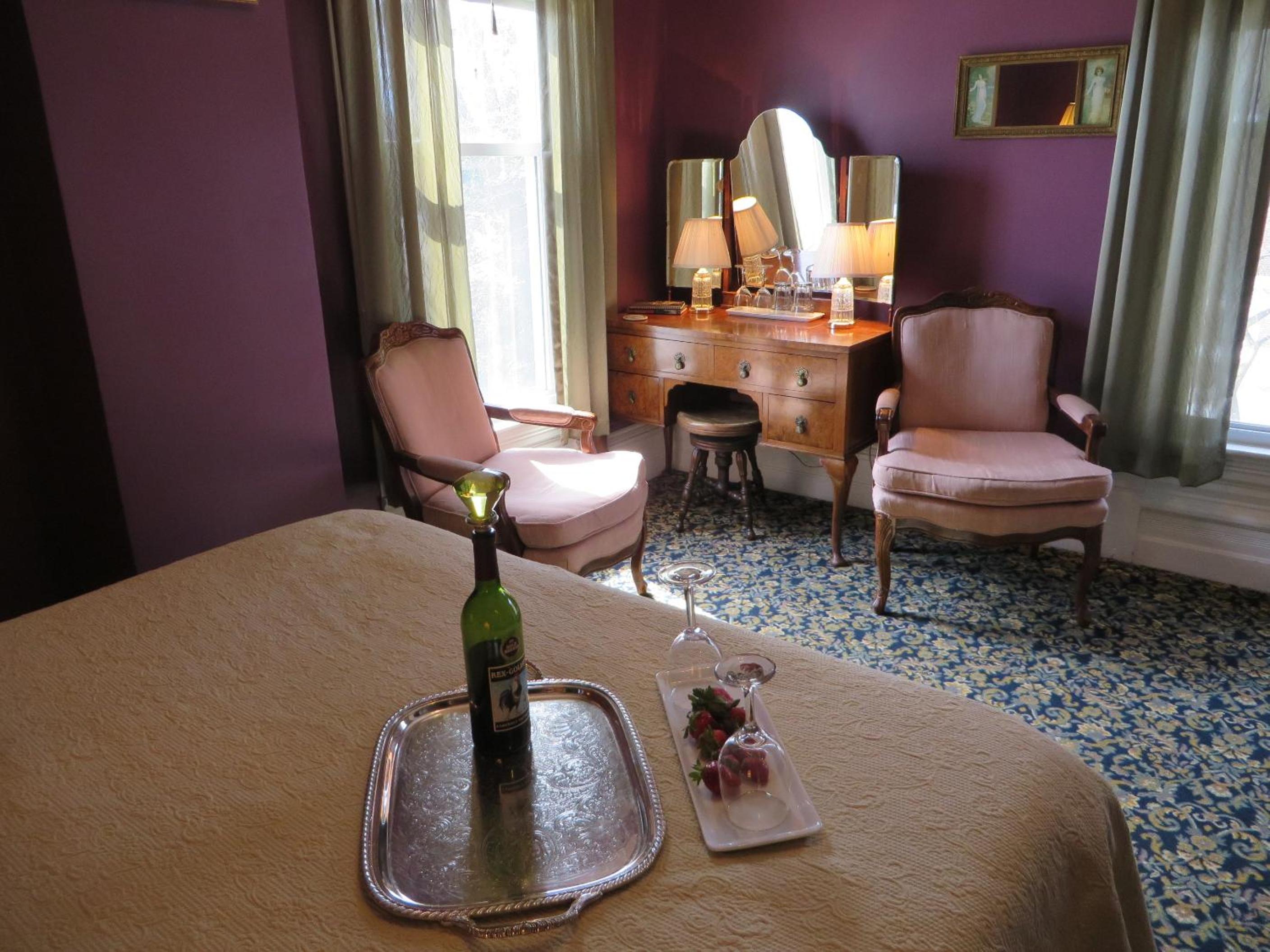 Queen Room with Spa Bath photo 3