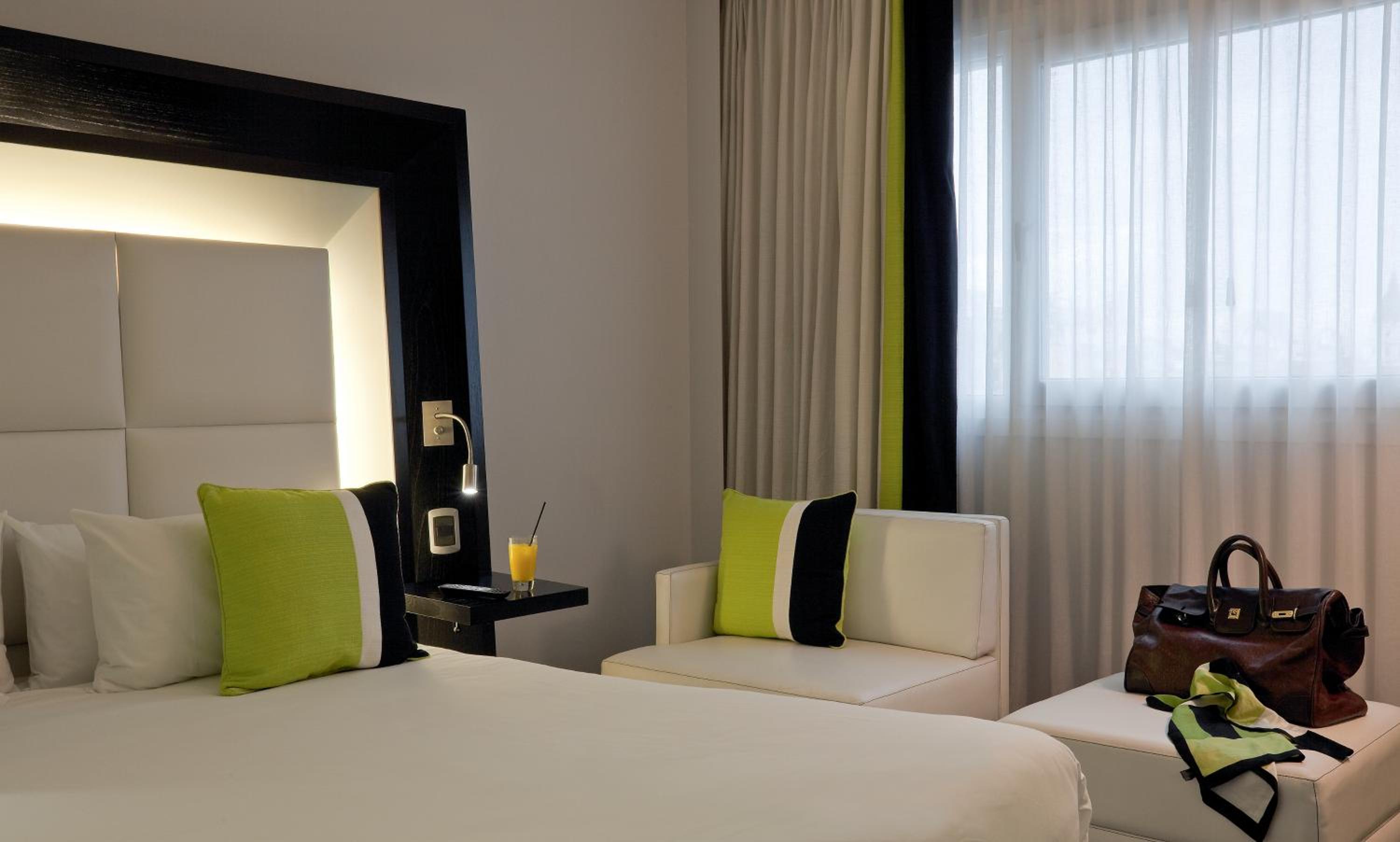Superior Room with Queen Size Bed thumbnail 6