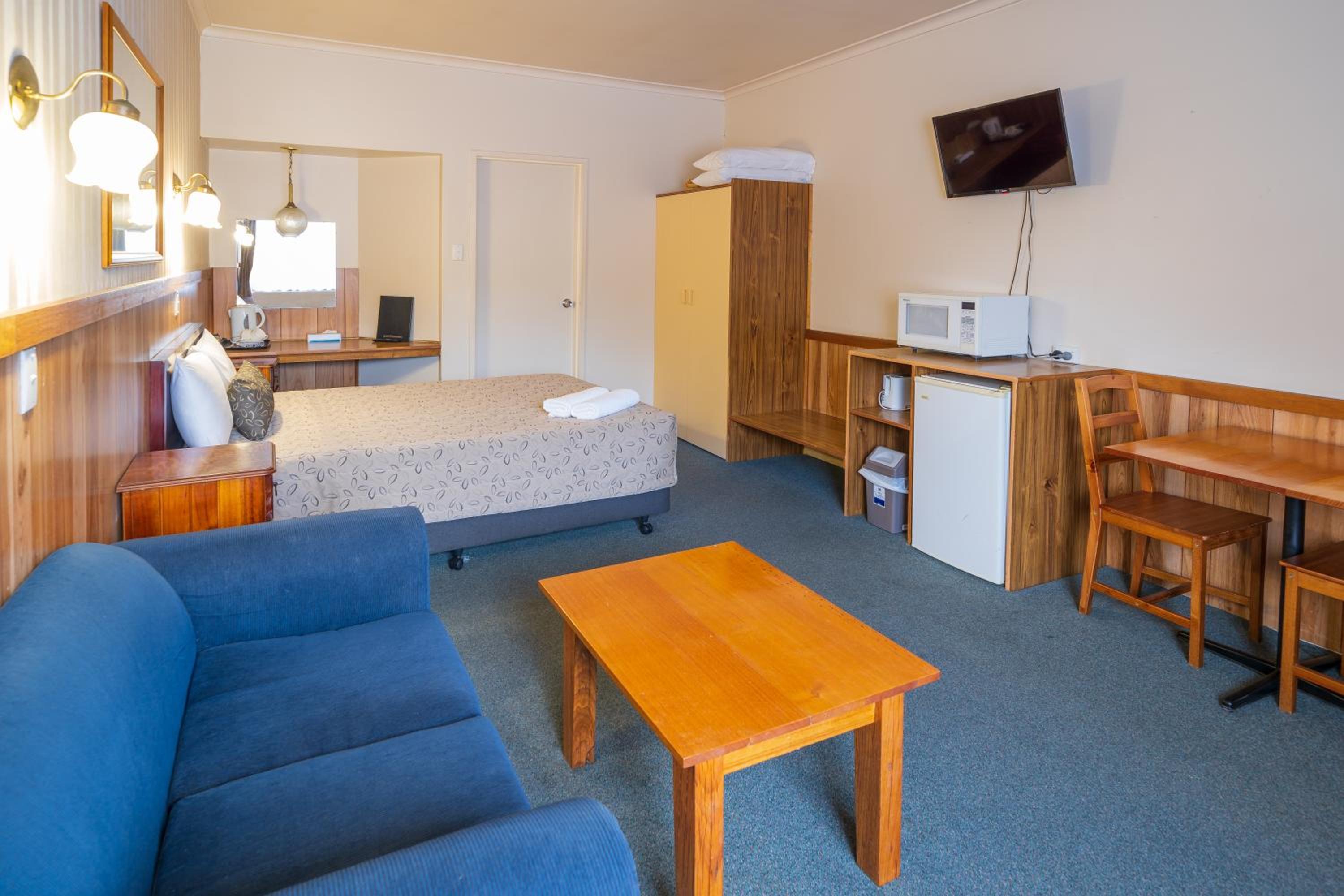 Standard Queen Room photo 3