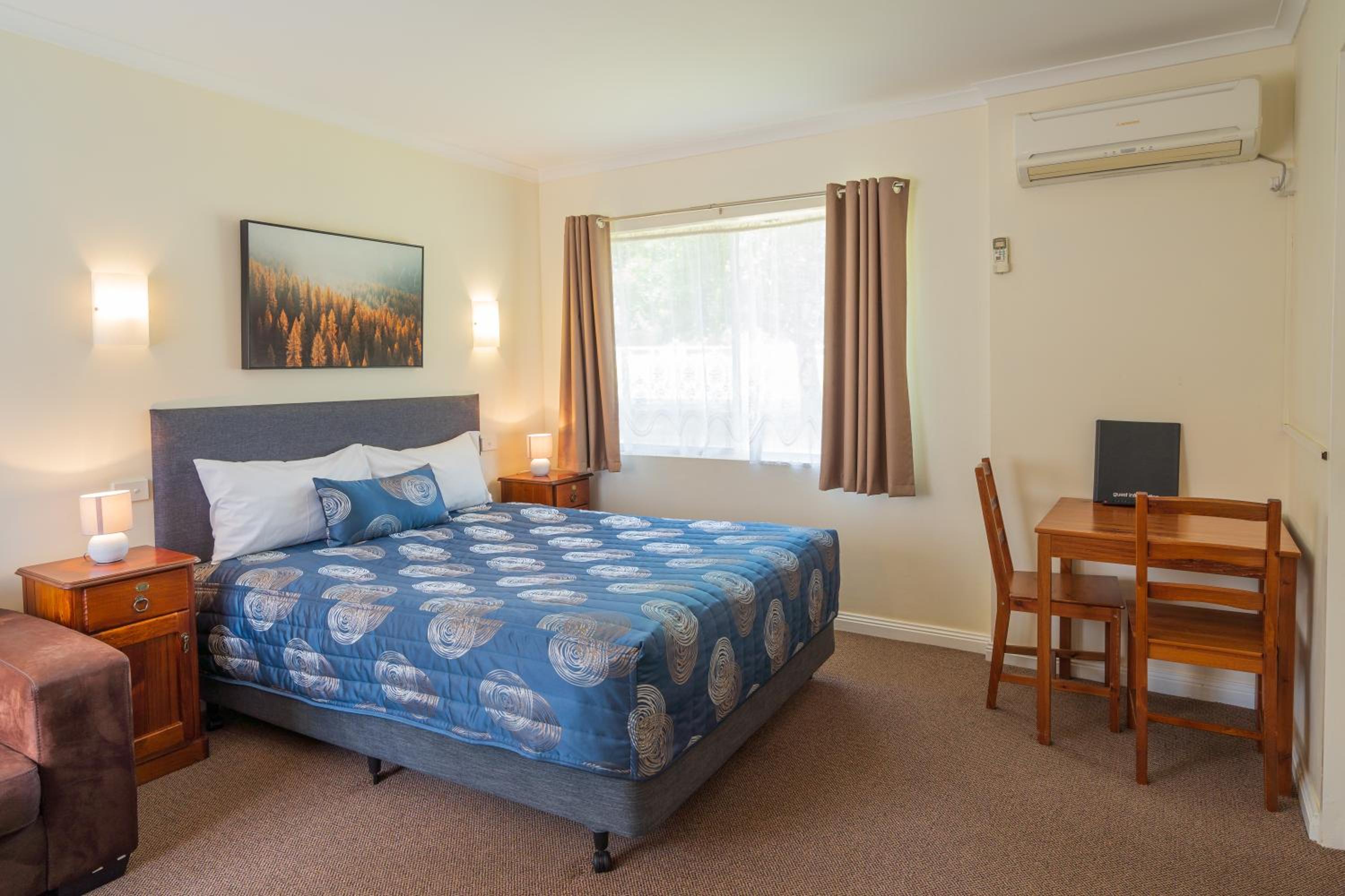 Deluxe Queen Room - Photo 1