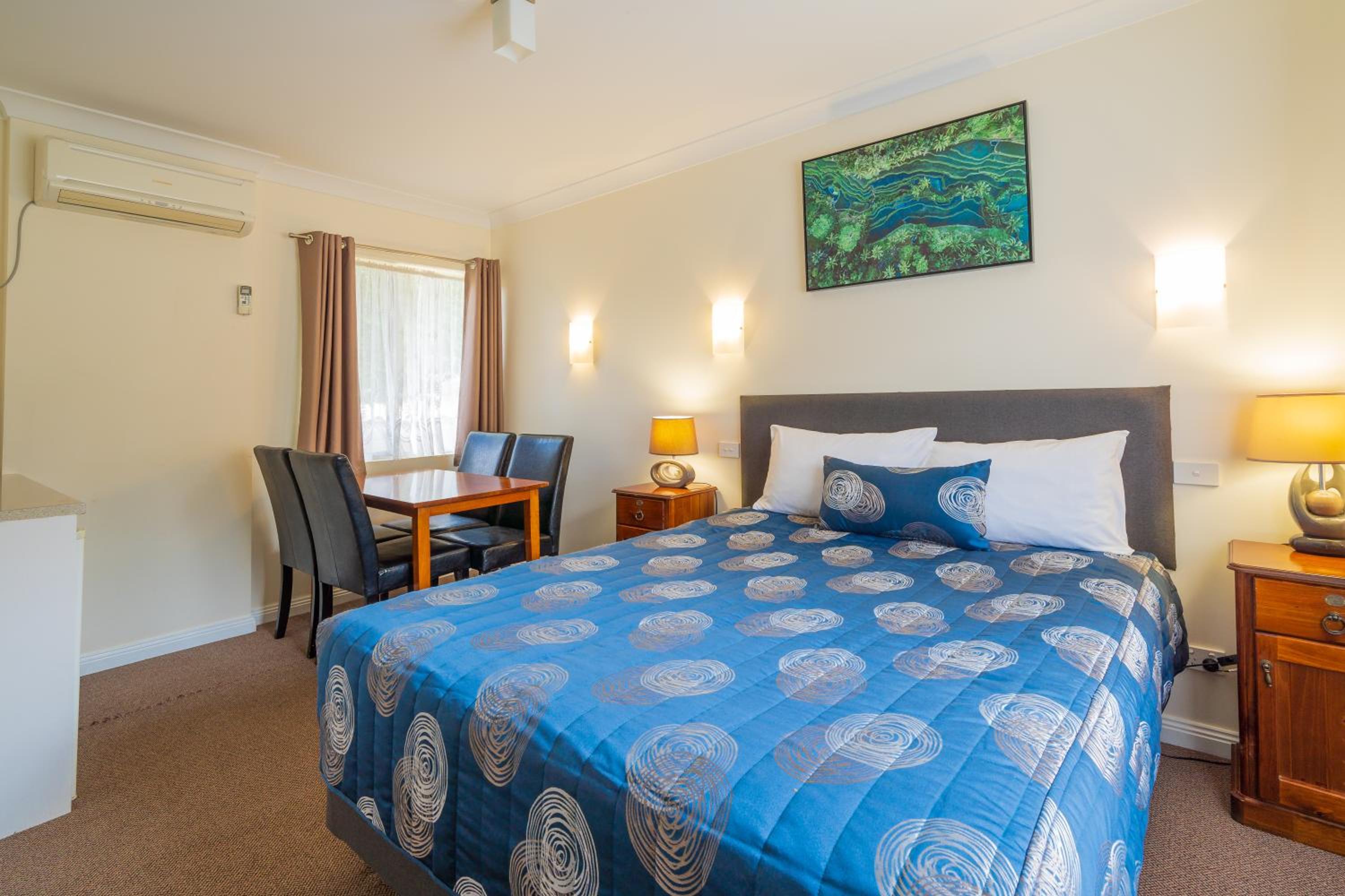 Deluxe Family Suite - Photo 5