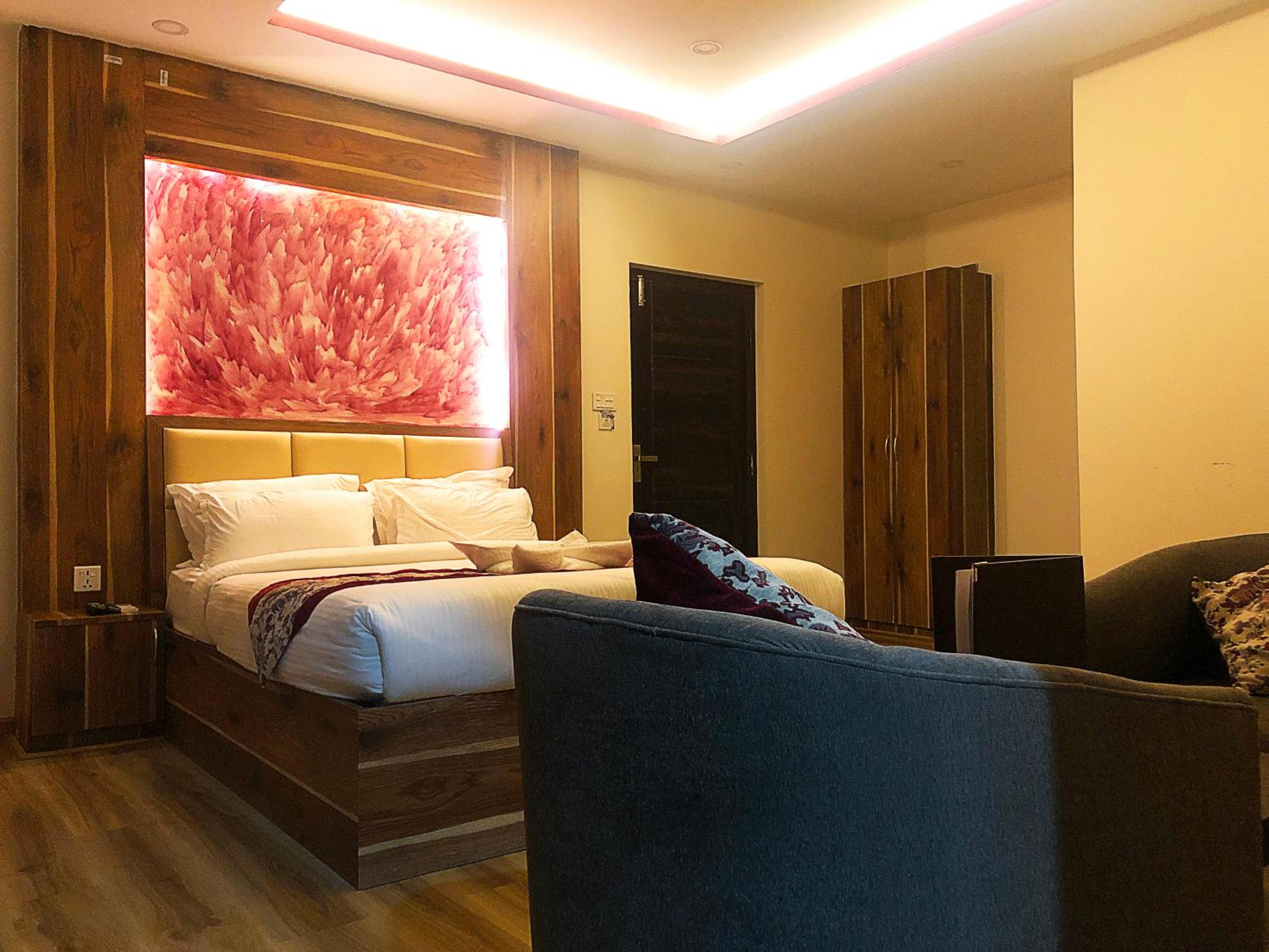 Deluxe Suite