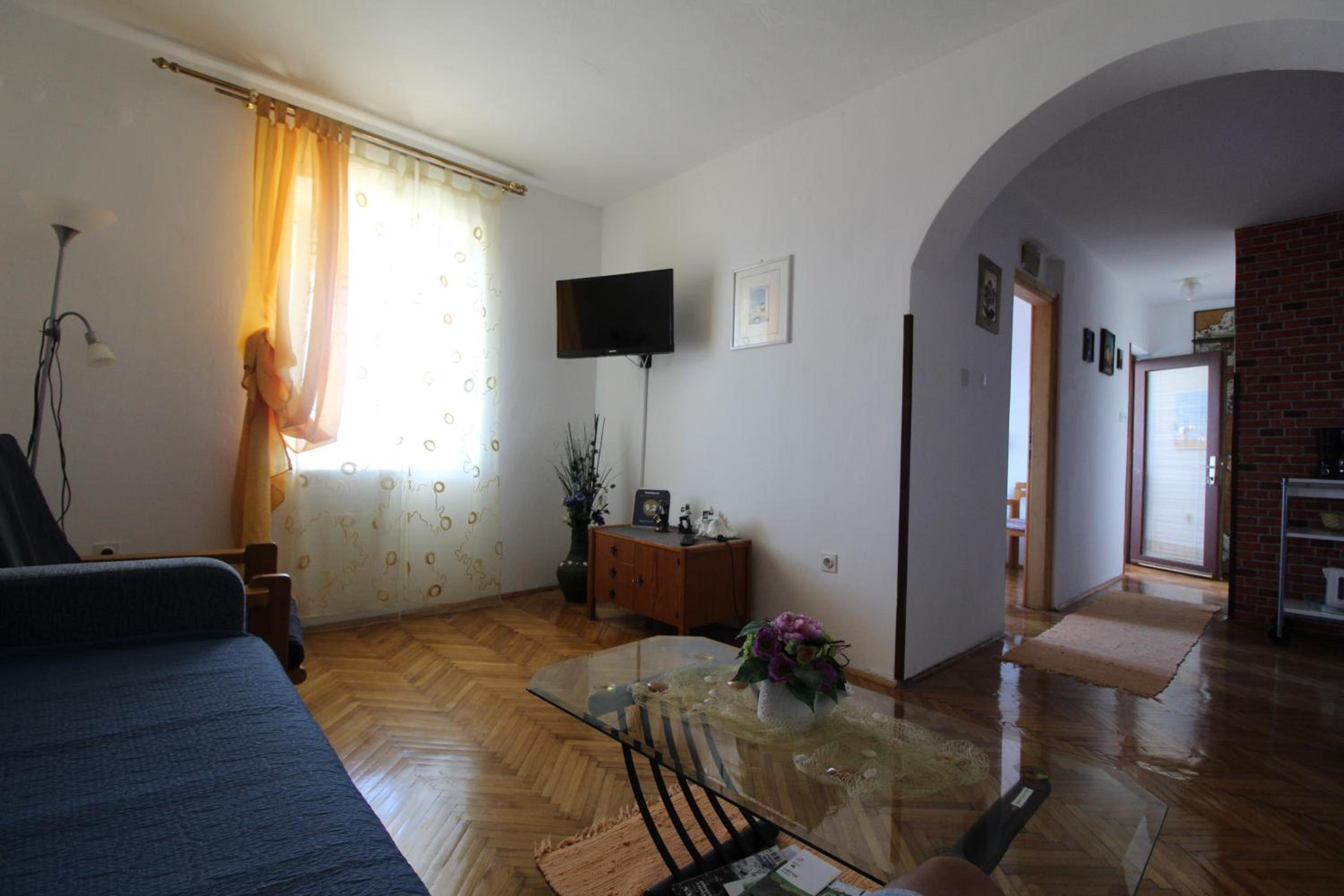 One-Bedroom Apartment with Sea View