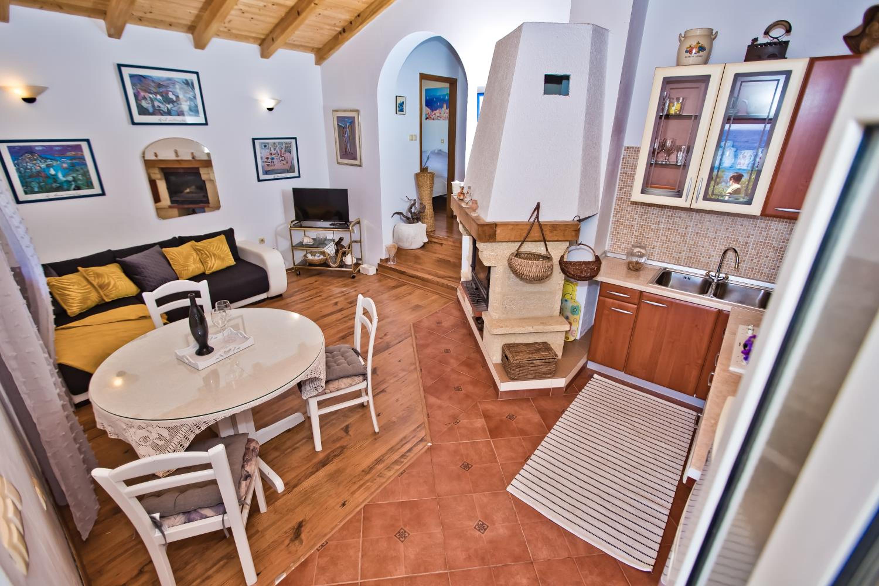 One-Bedroom House photo 1