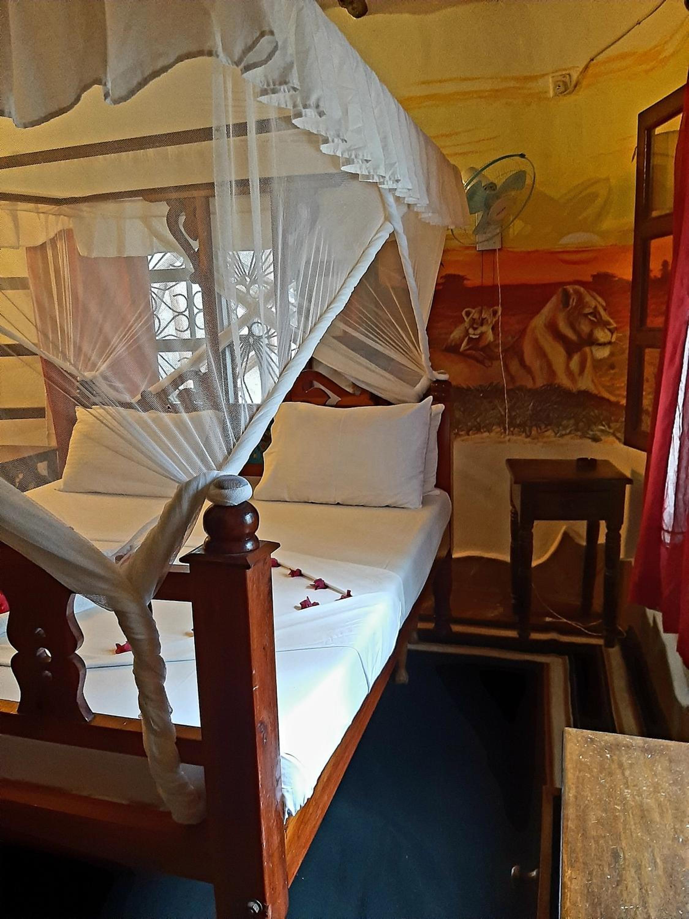 Standard Double Room - Photo 16