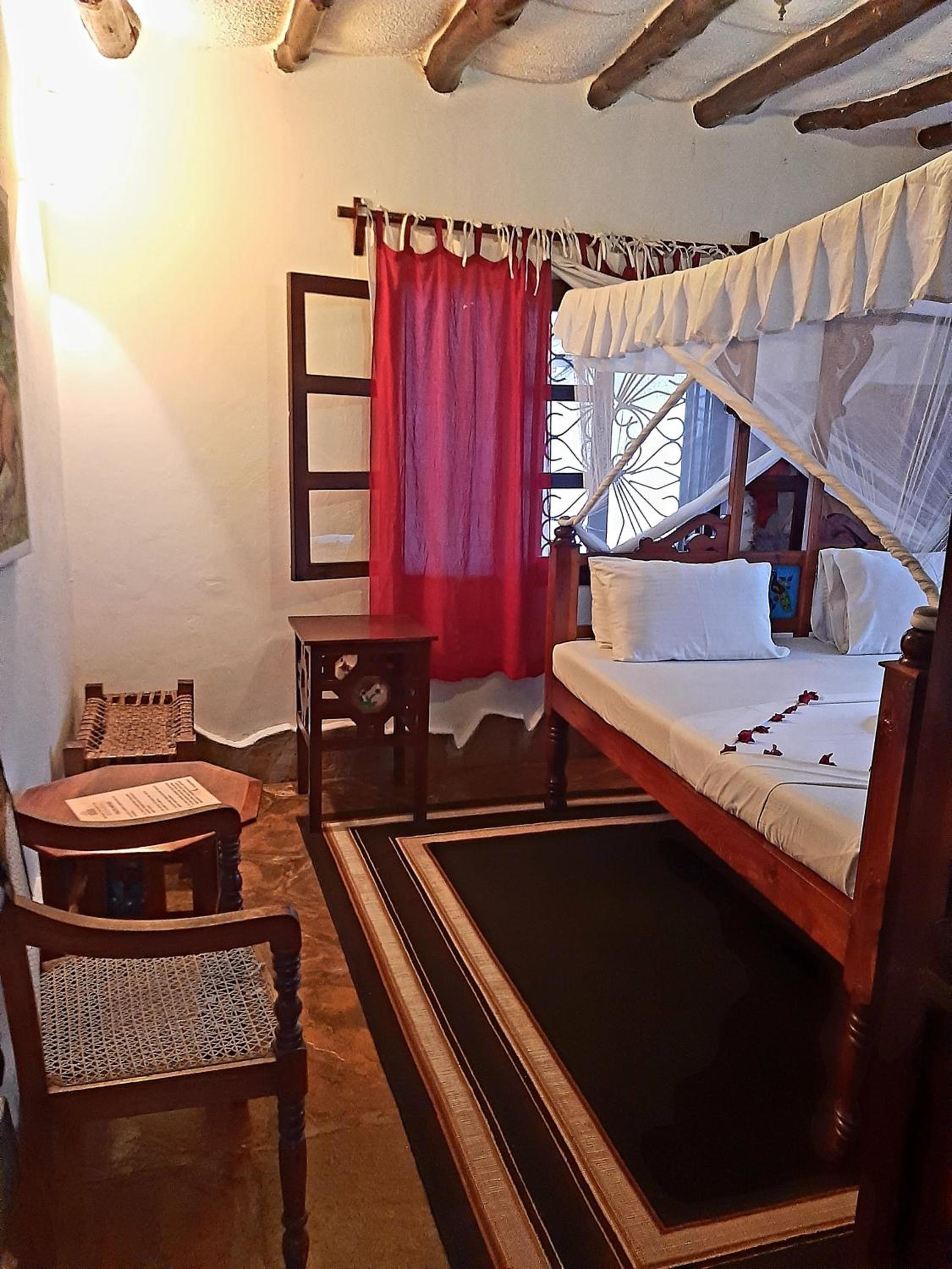 Standard Double Room - Photo 6