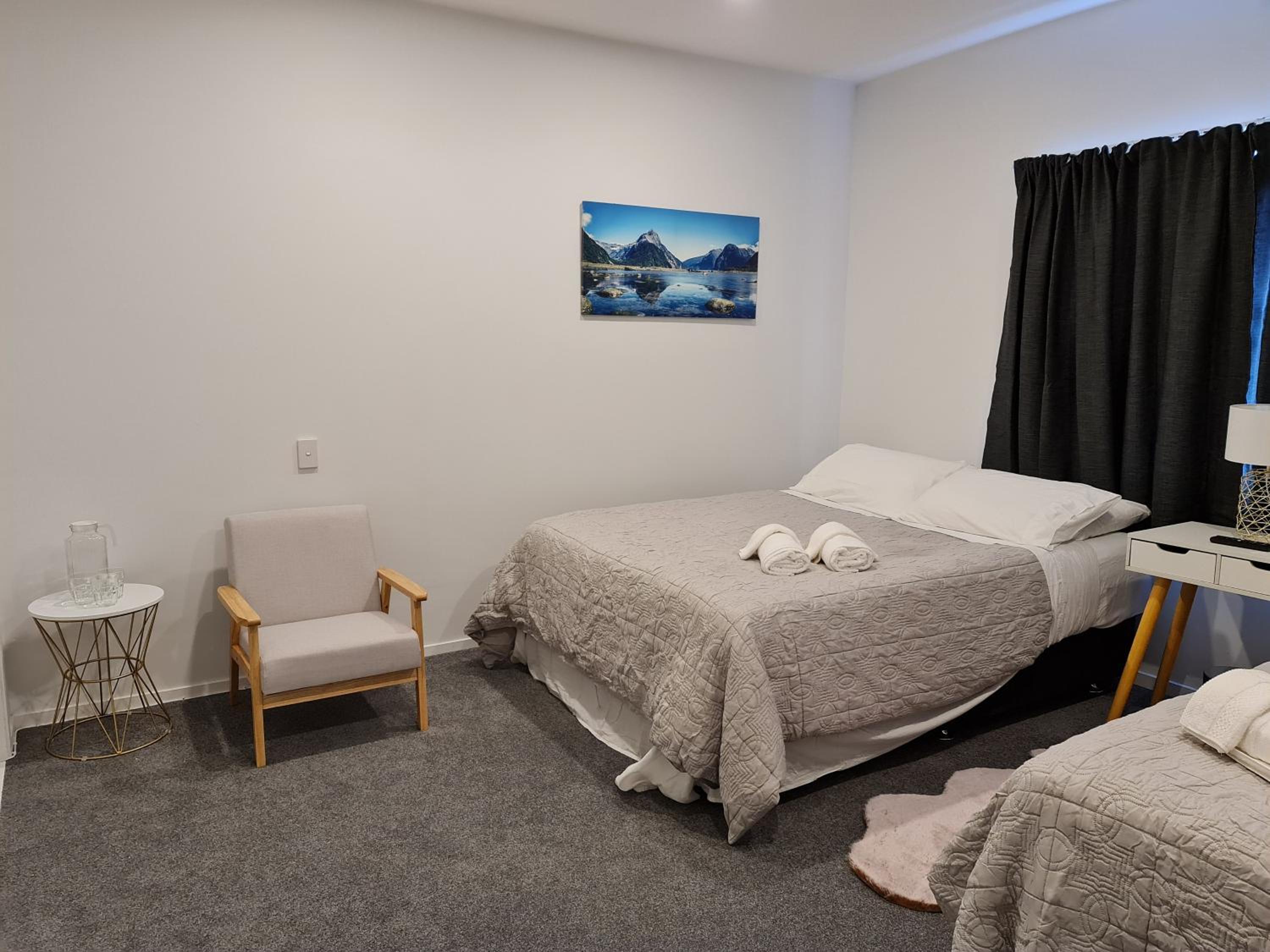 Basic Triple Room with Shared Bathroom photo 3