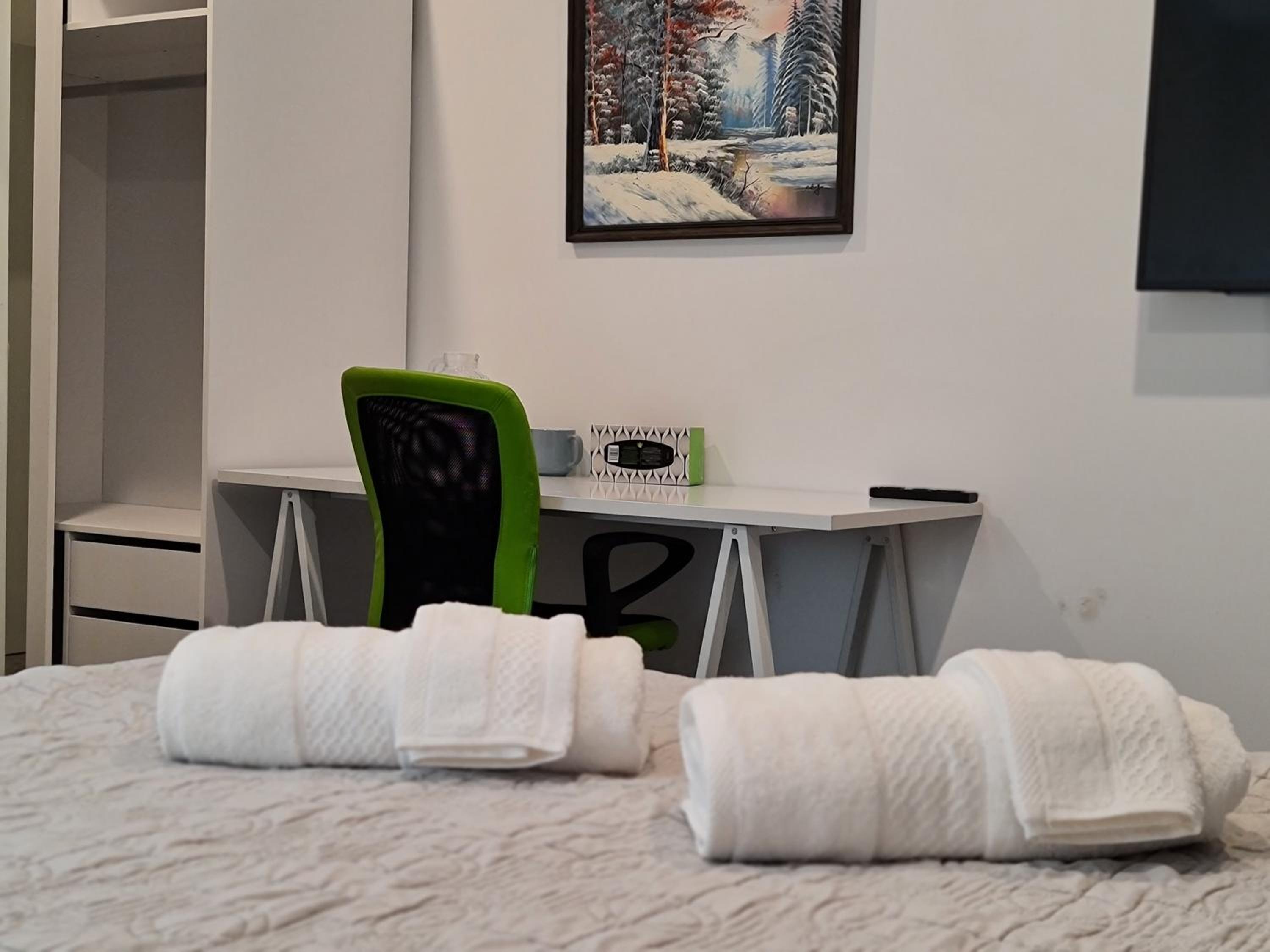 Double Room with Shared Bathroom photo 3