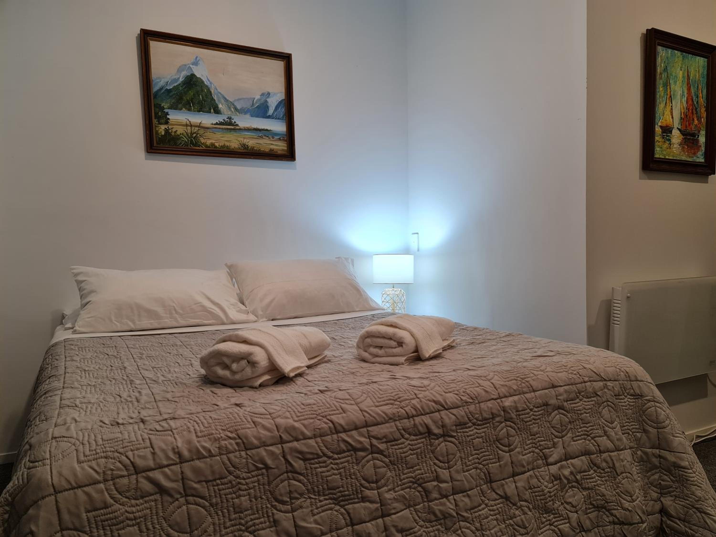 Double Room with Shared Bathroom photo 1