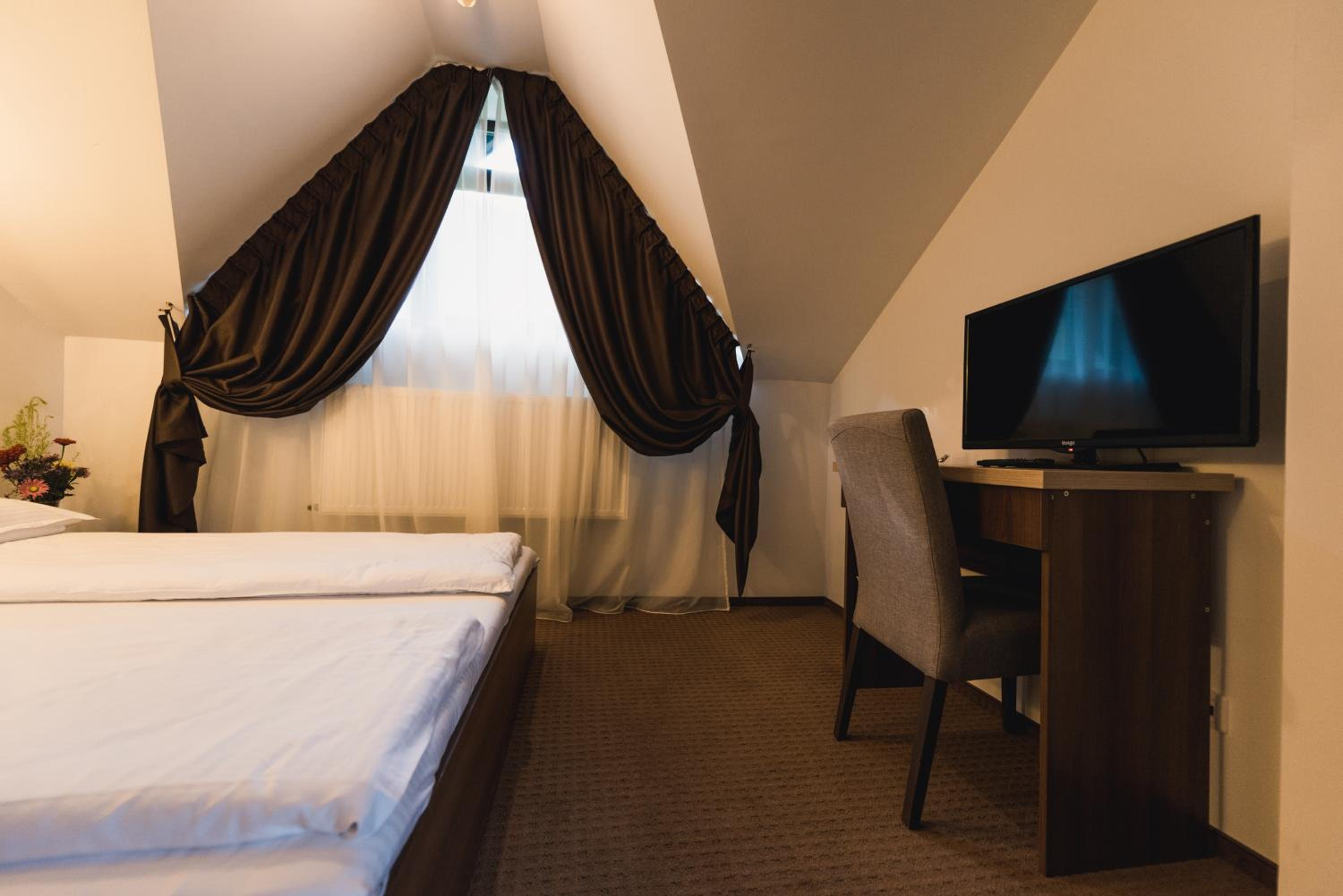 Large Double Room photo 3