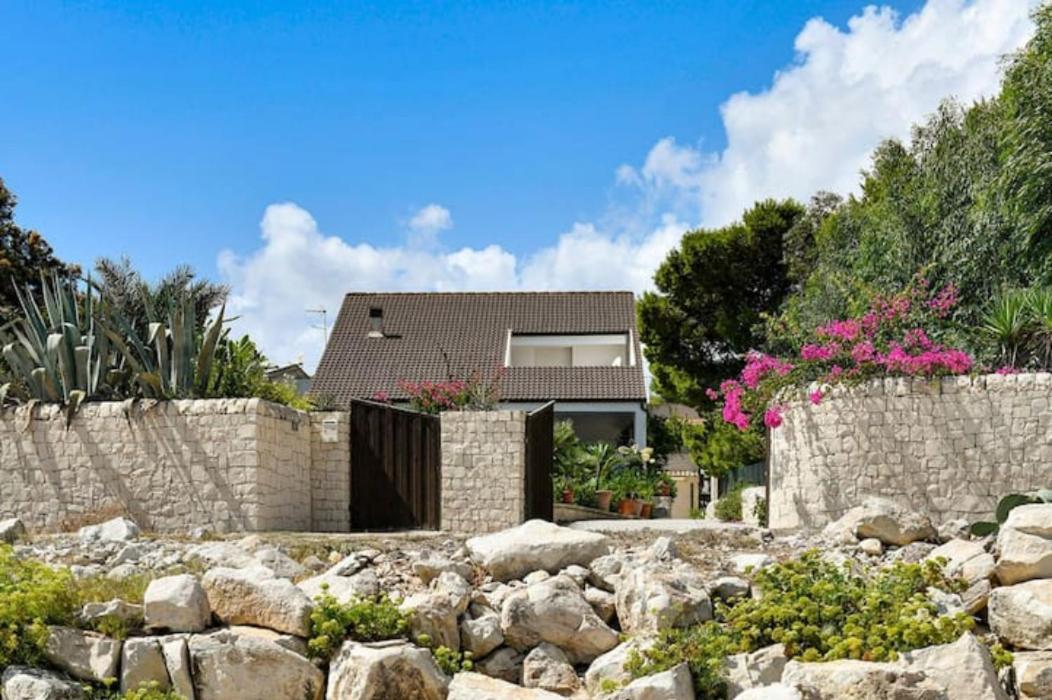 Villa - Beach Front photo 2