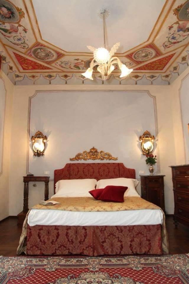 Deluxe Junior Suite - Photo 1