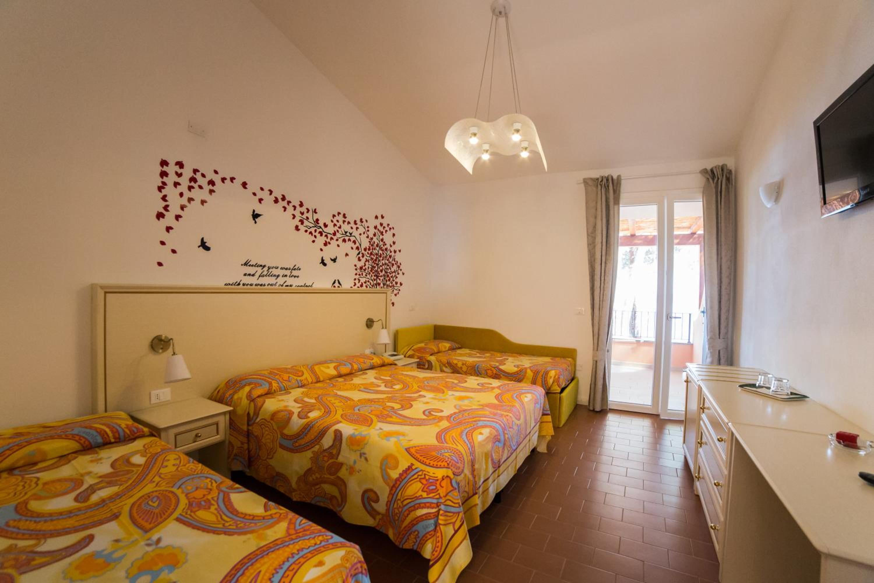 Quadruple Room With Sea View - Photo 20