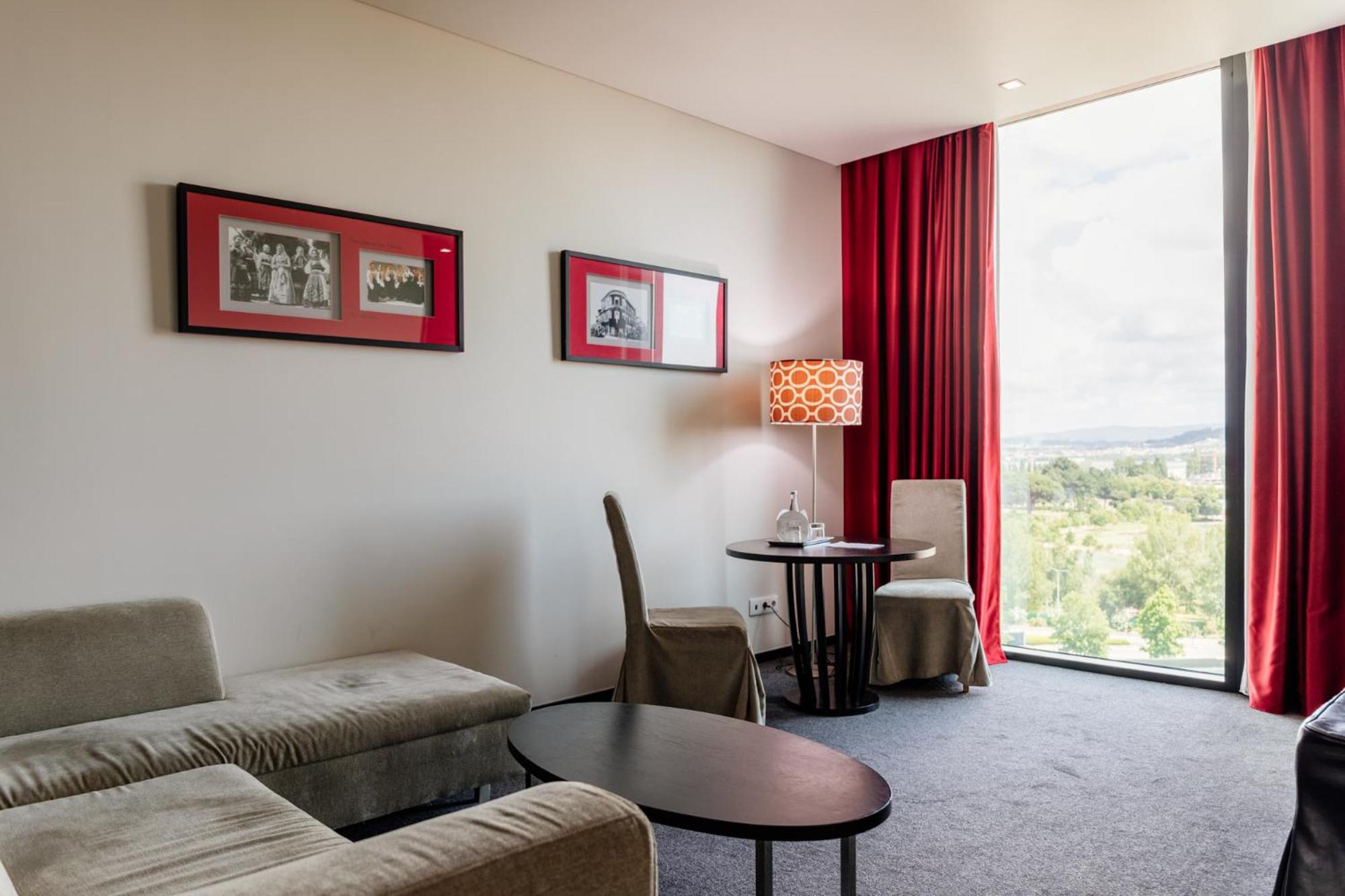 Suite with Mountain View - Photo 1