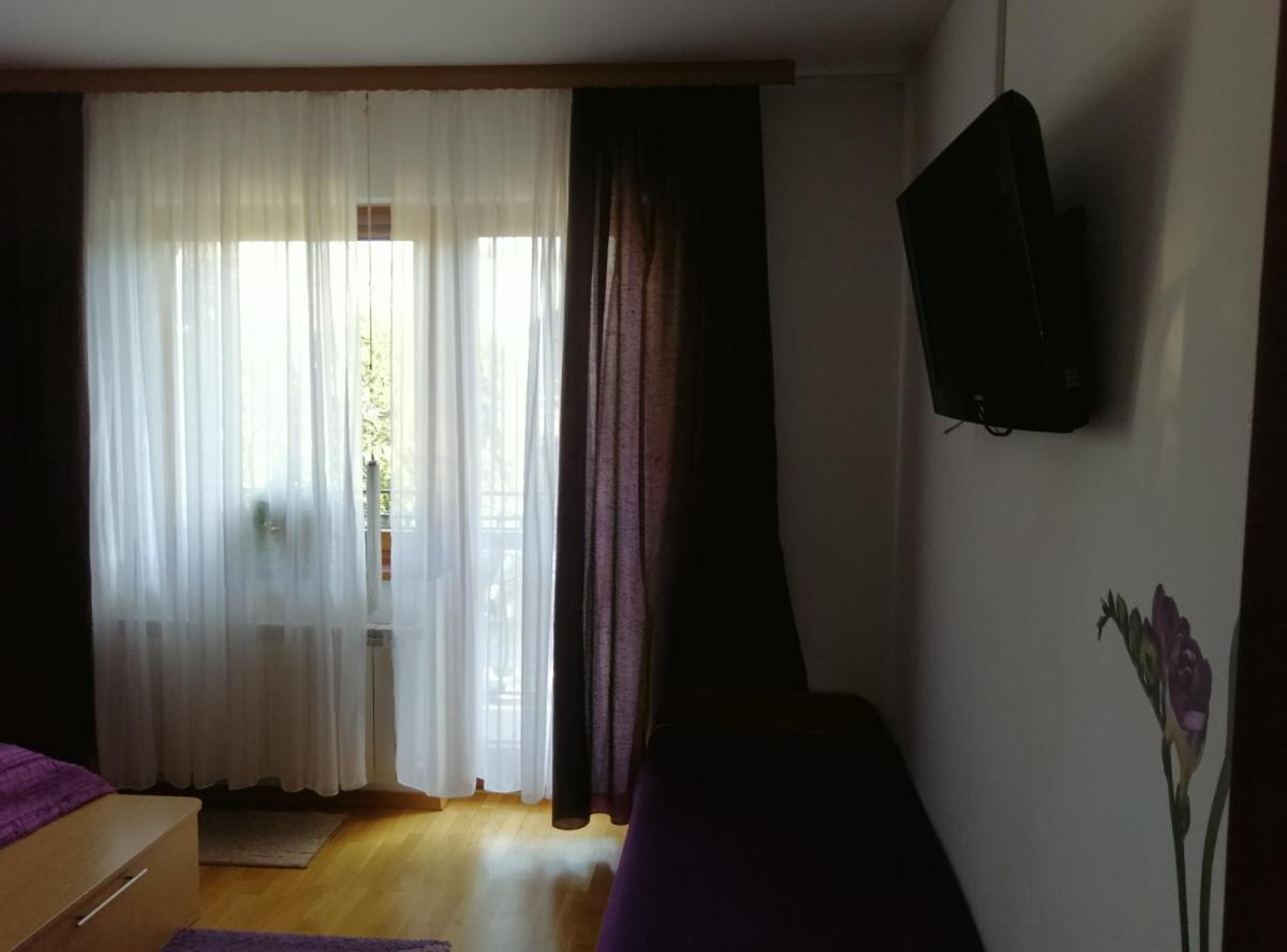 Double Room with Private Bathroom photo 2