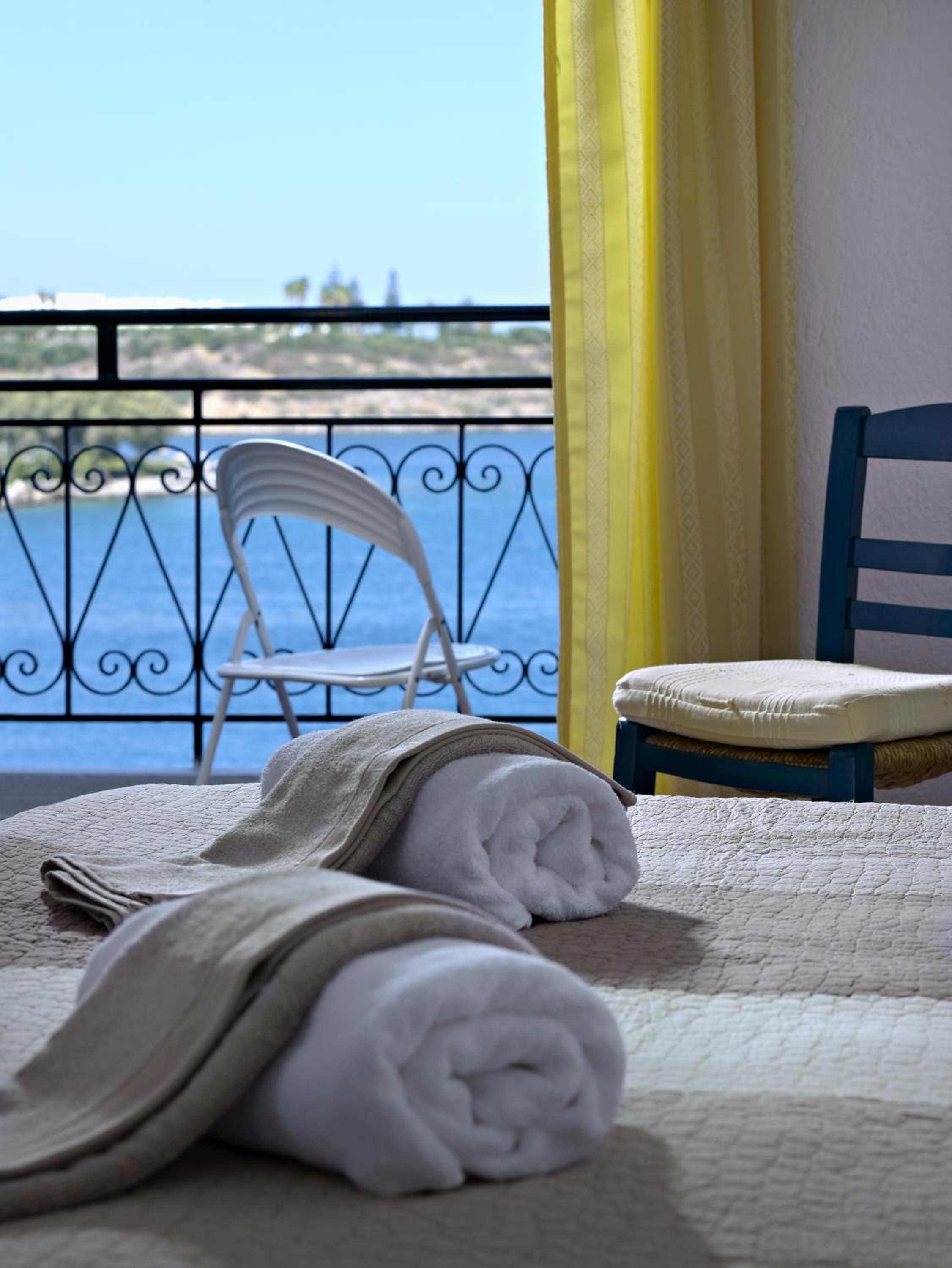 Double or Twin Room with Sea View photo 2