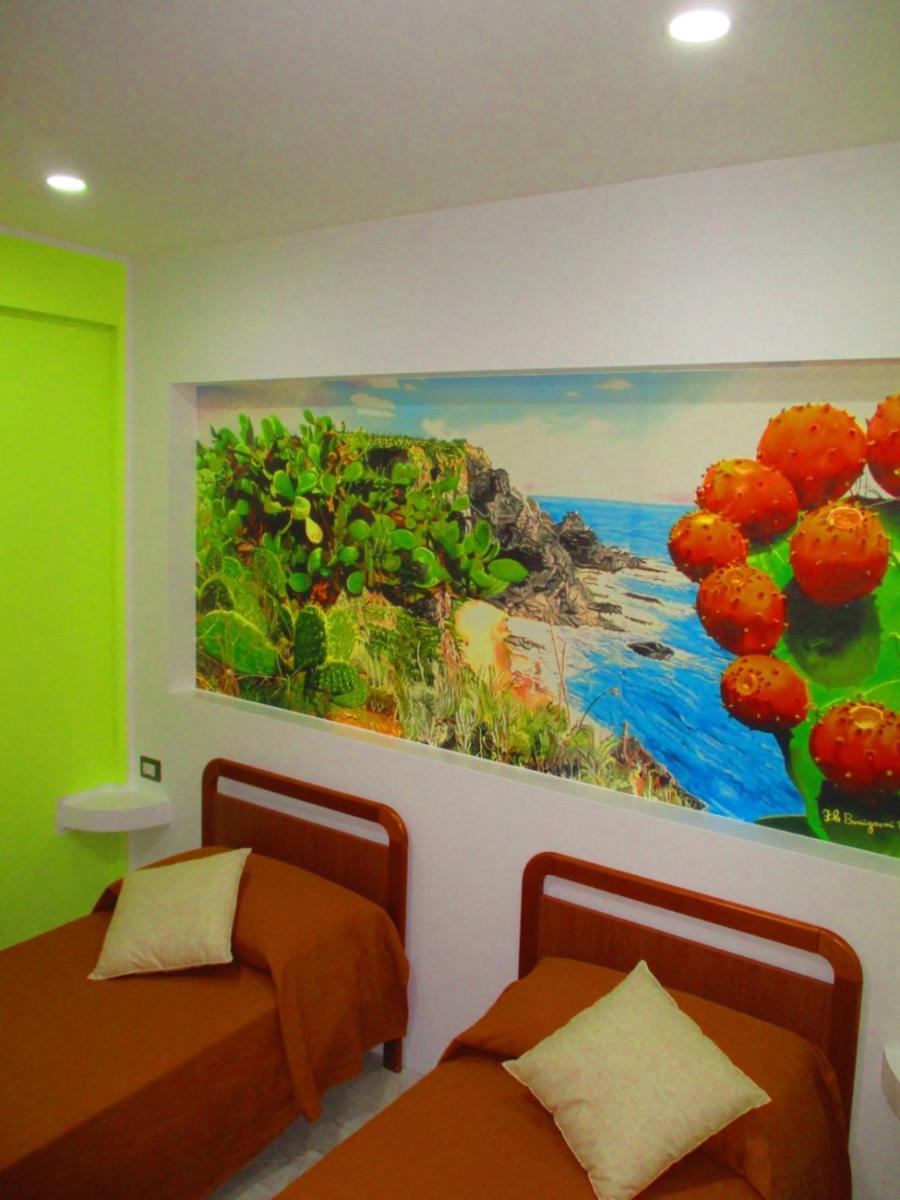 Two-Bedroom House - Photo 17