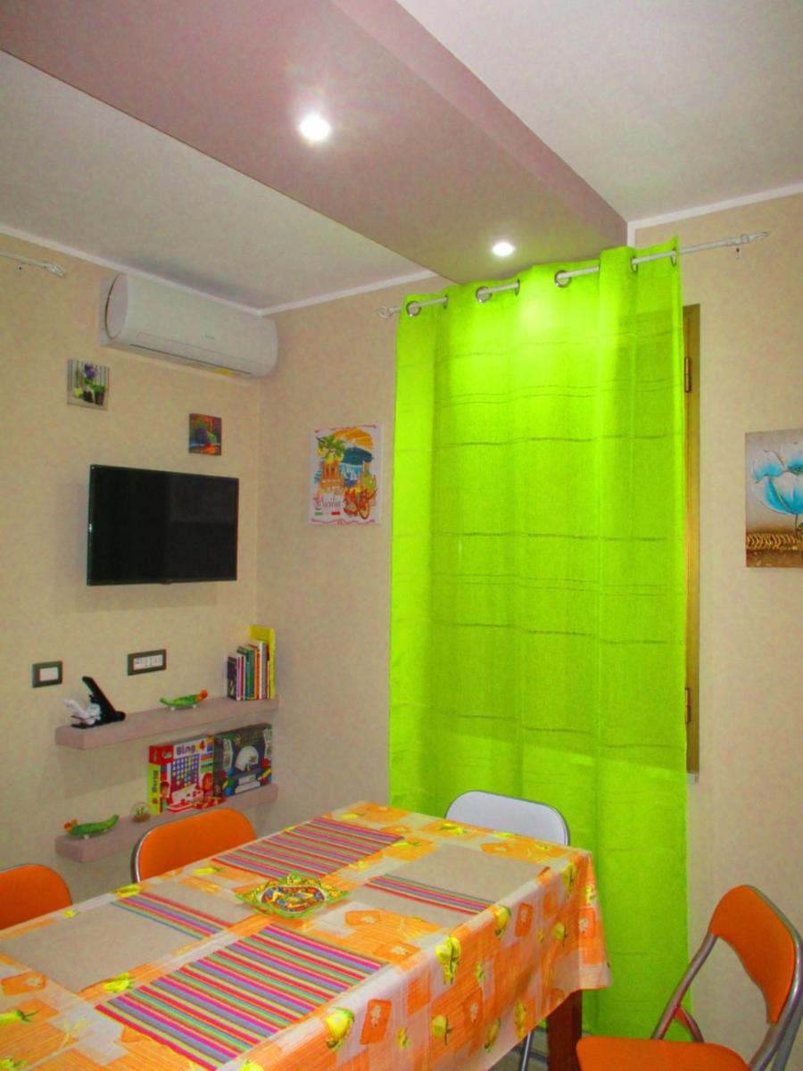 Two-Bedroom House - Photo 18