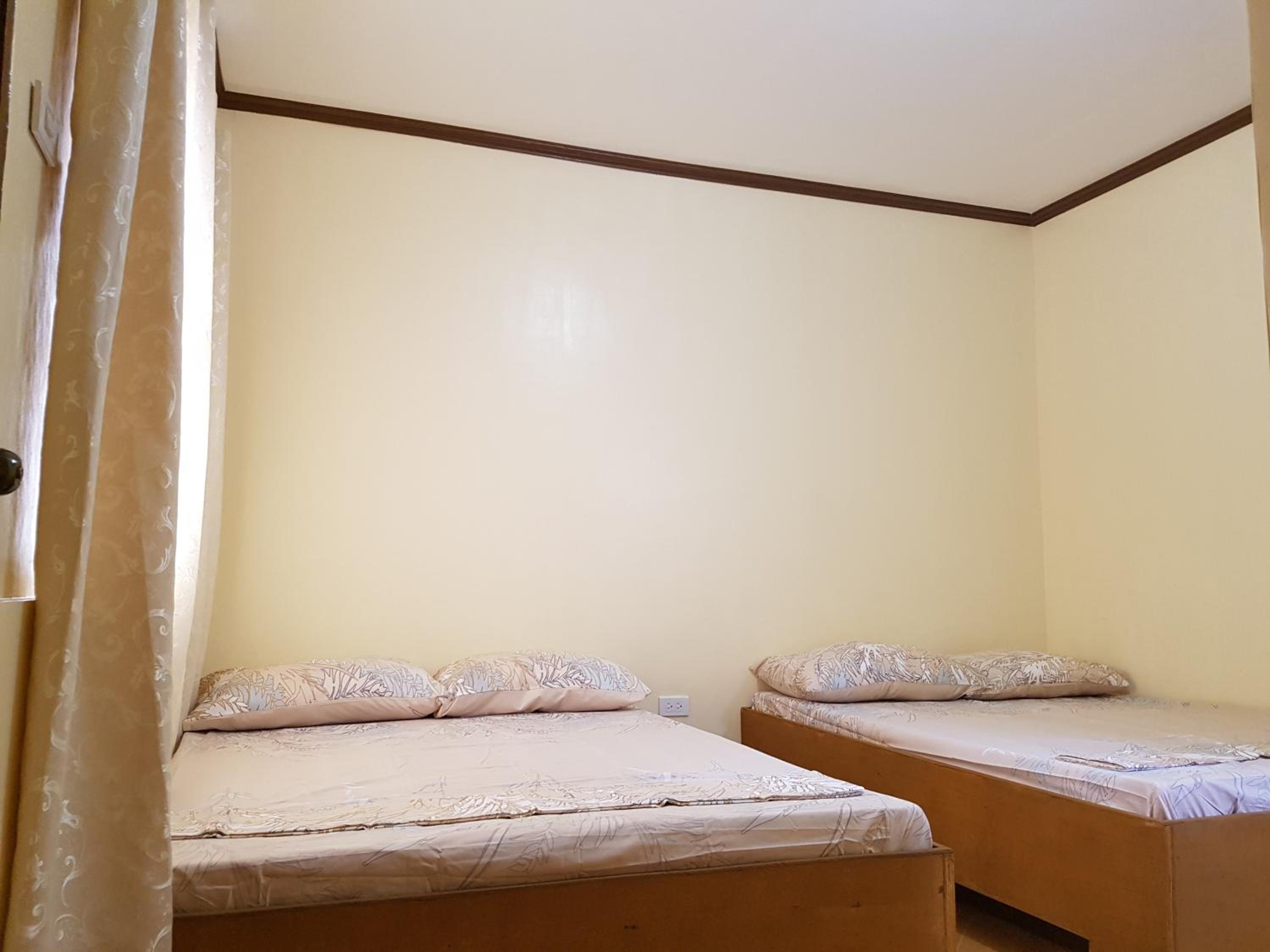 Queen Room - Photo 1