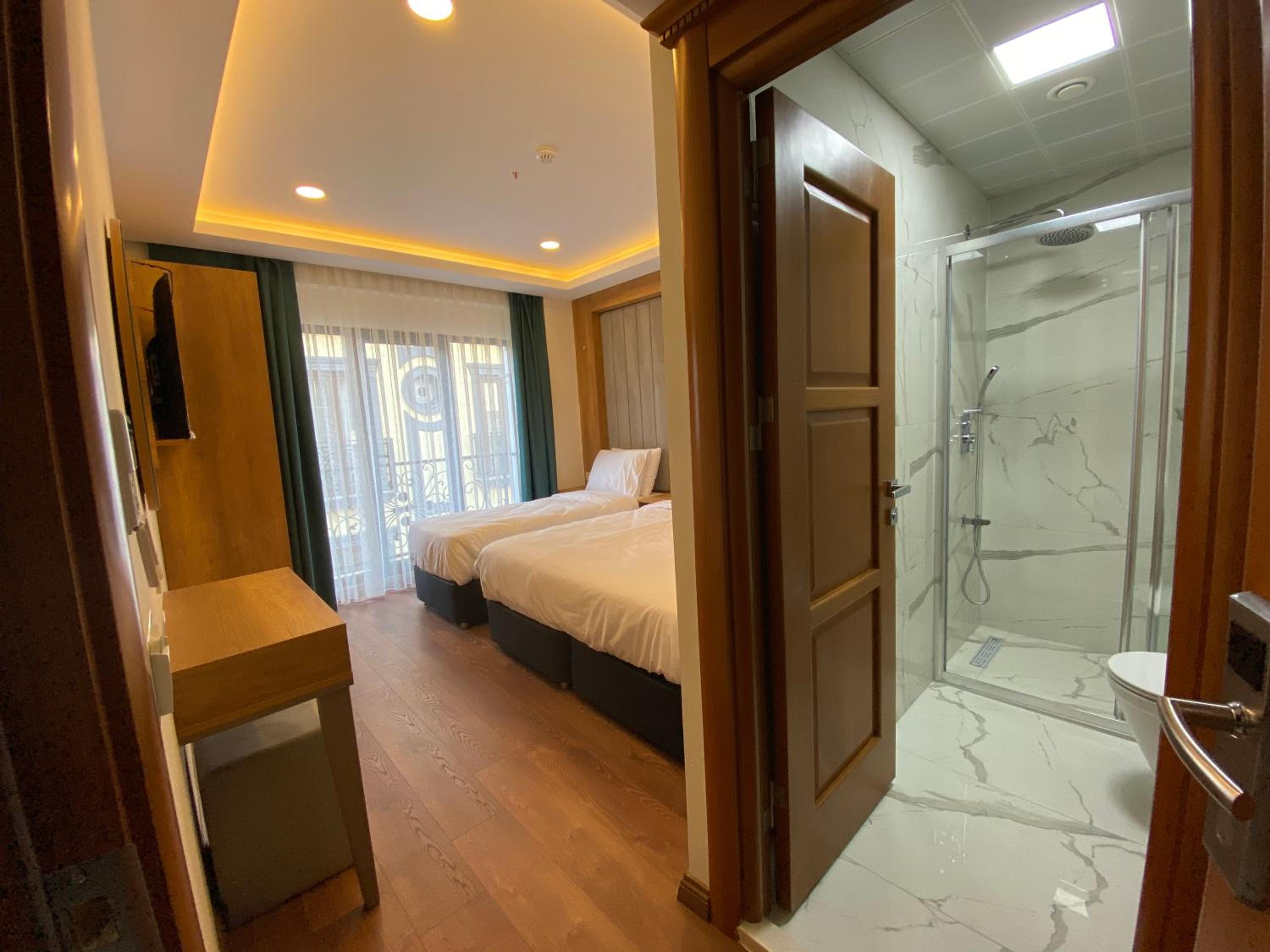 Standard Triple Room photo 3