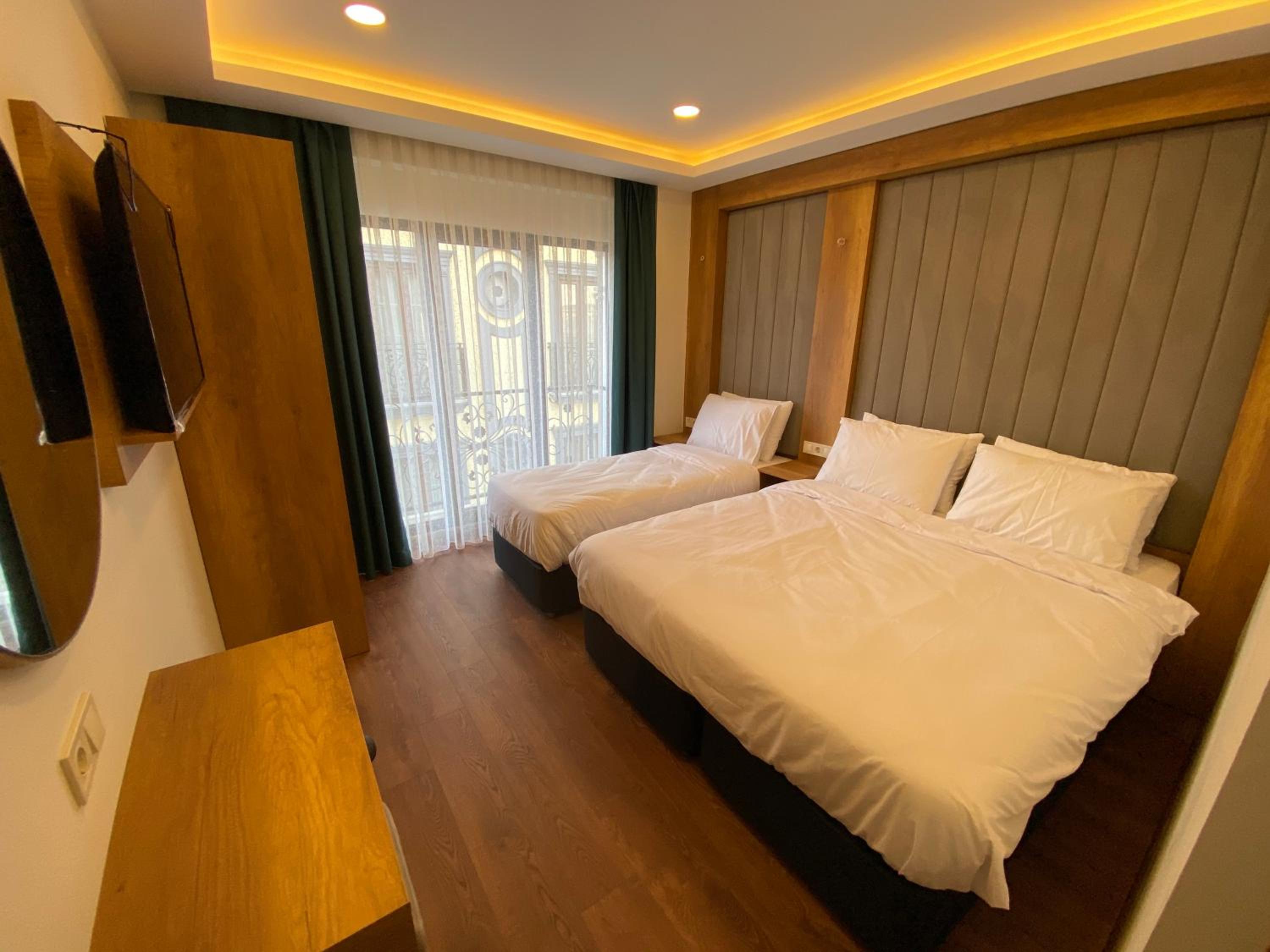 Standard Triple Room photo 2