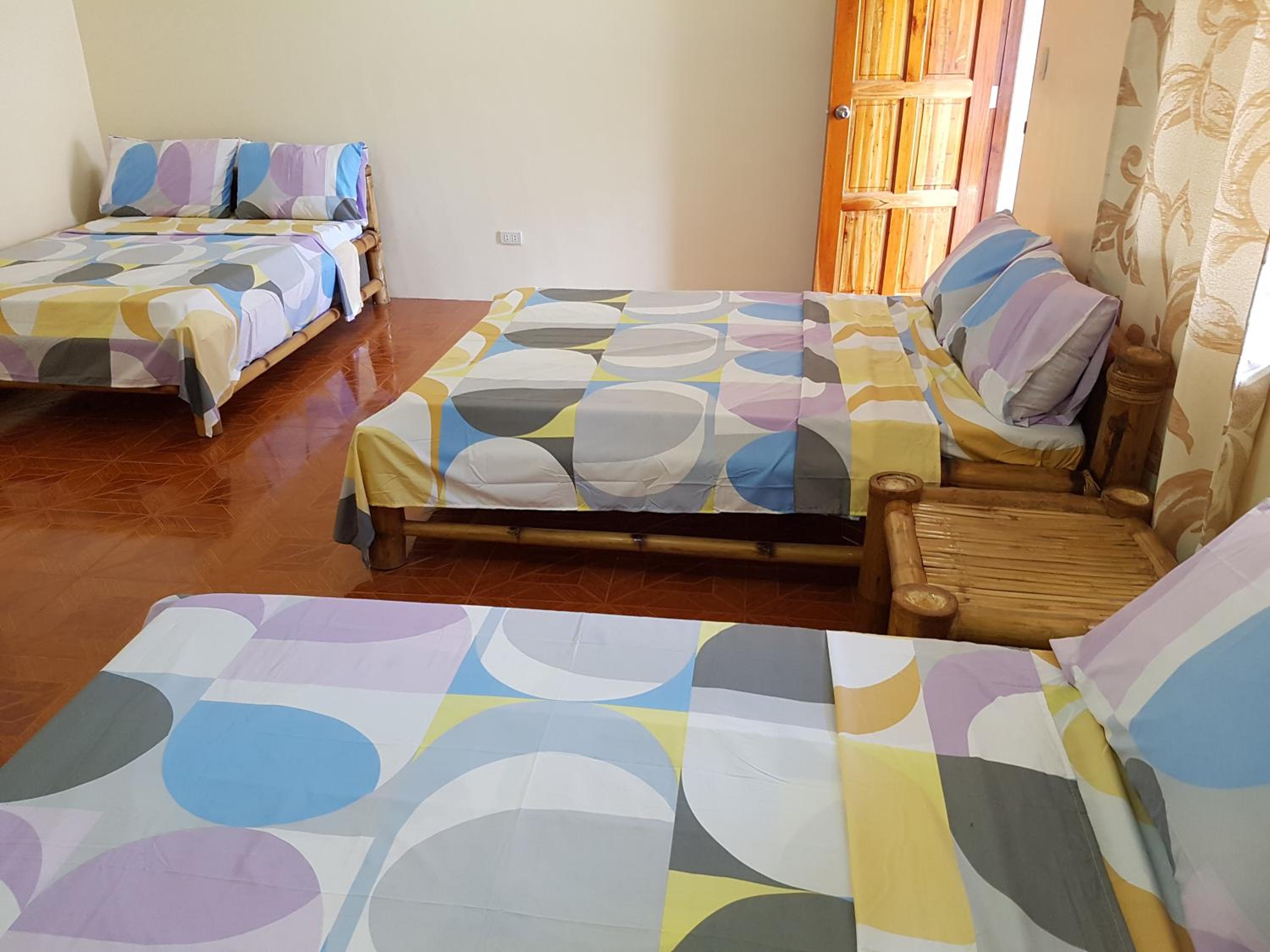 Quadruple Room - Photo 1