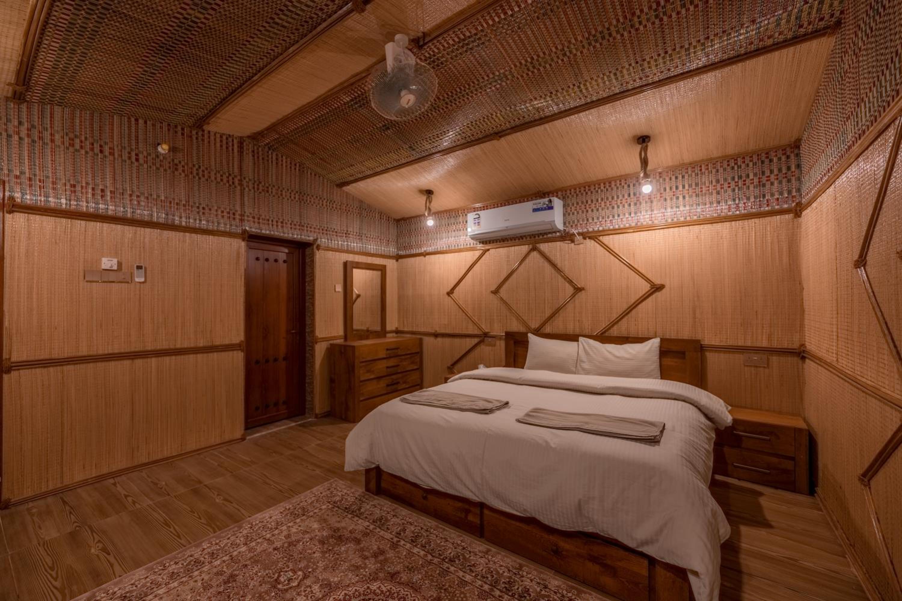 King Suite with Pool View photo 2