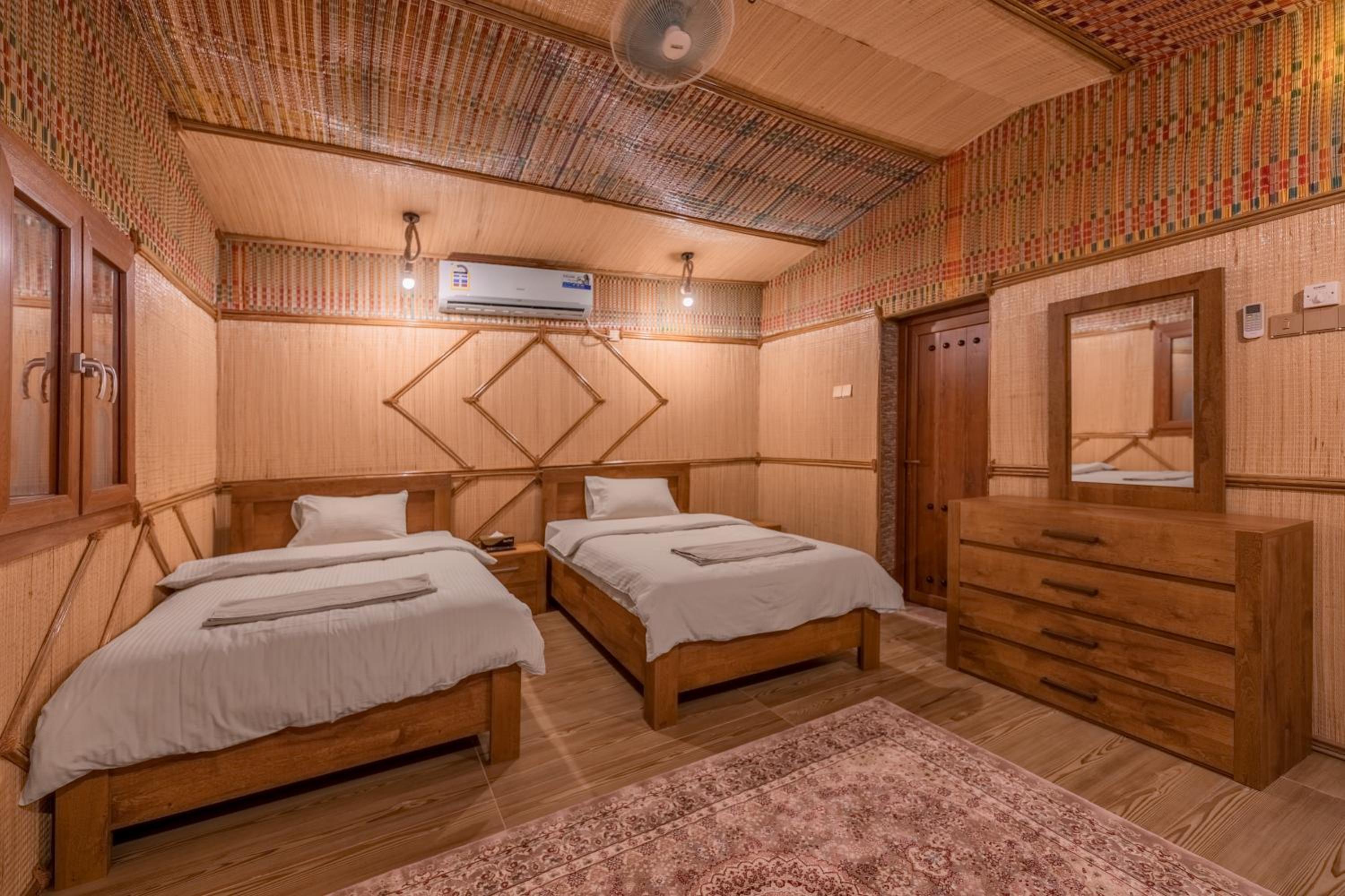 Twin Room with Pool View photo 2