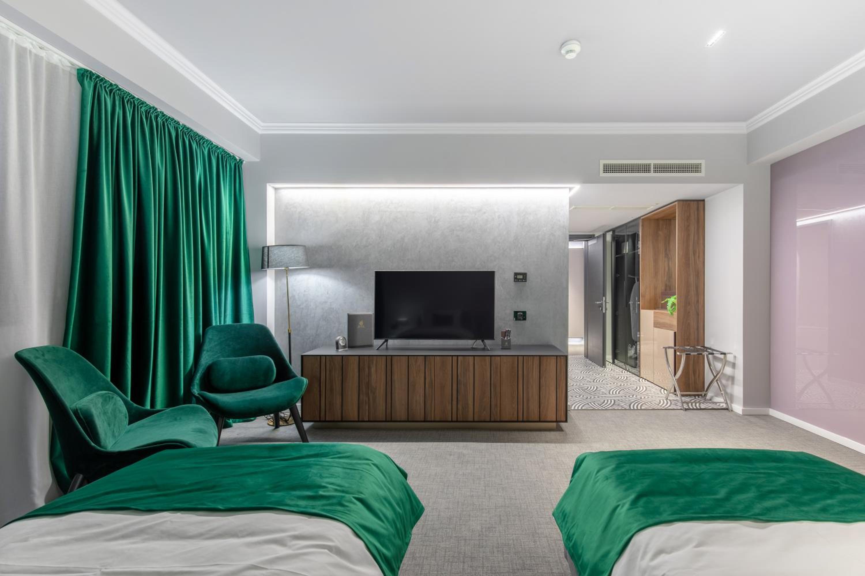 Twin Room - Photo 1