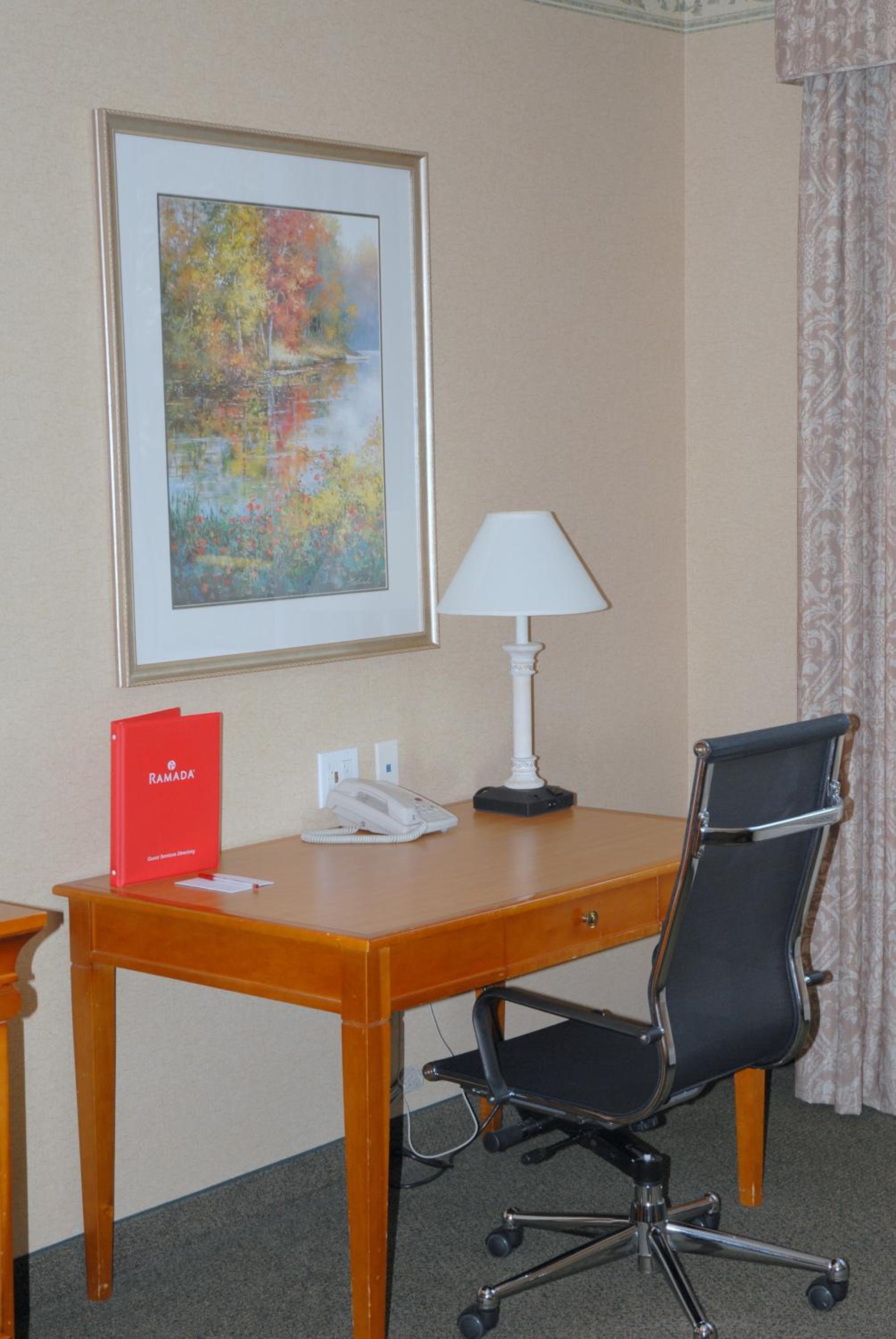 King Room- Non-Smoking - Photo 4