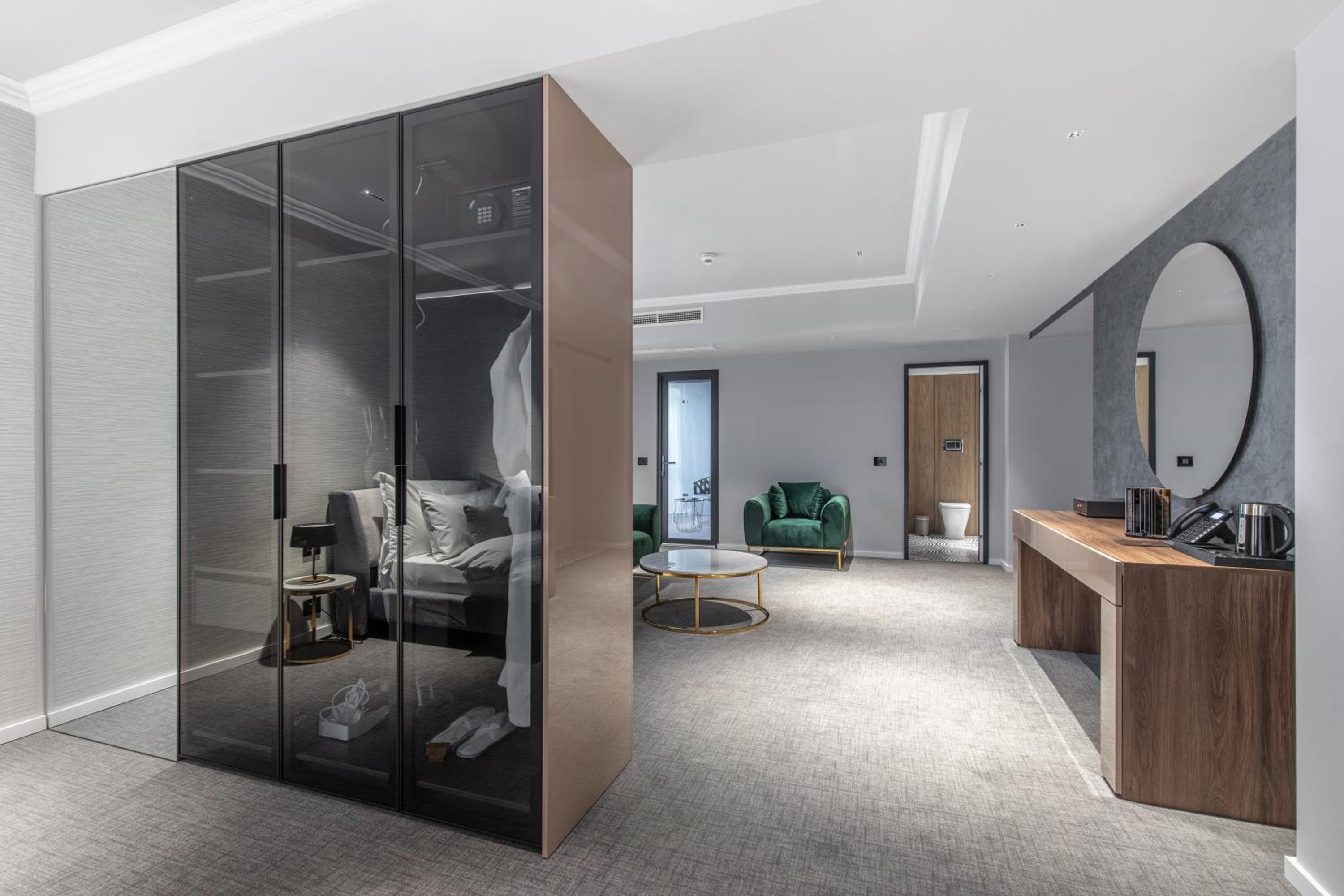 One-Bedroom Apartment - Photo 1
