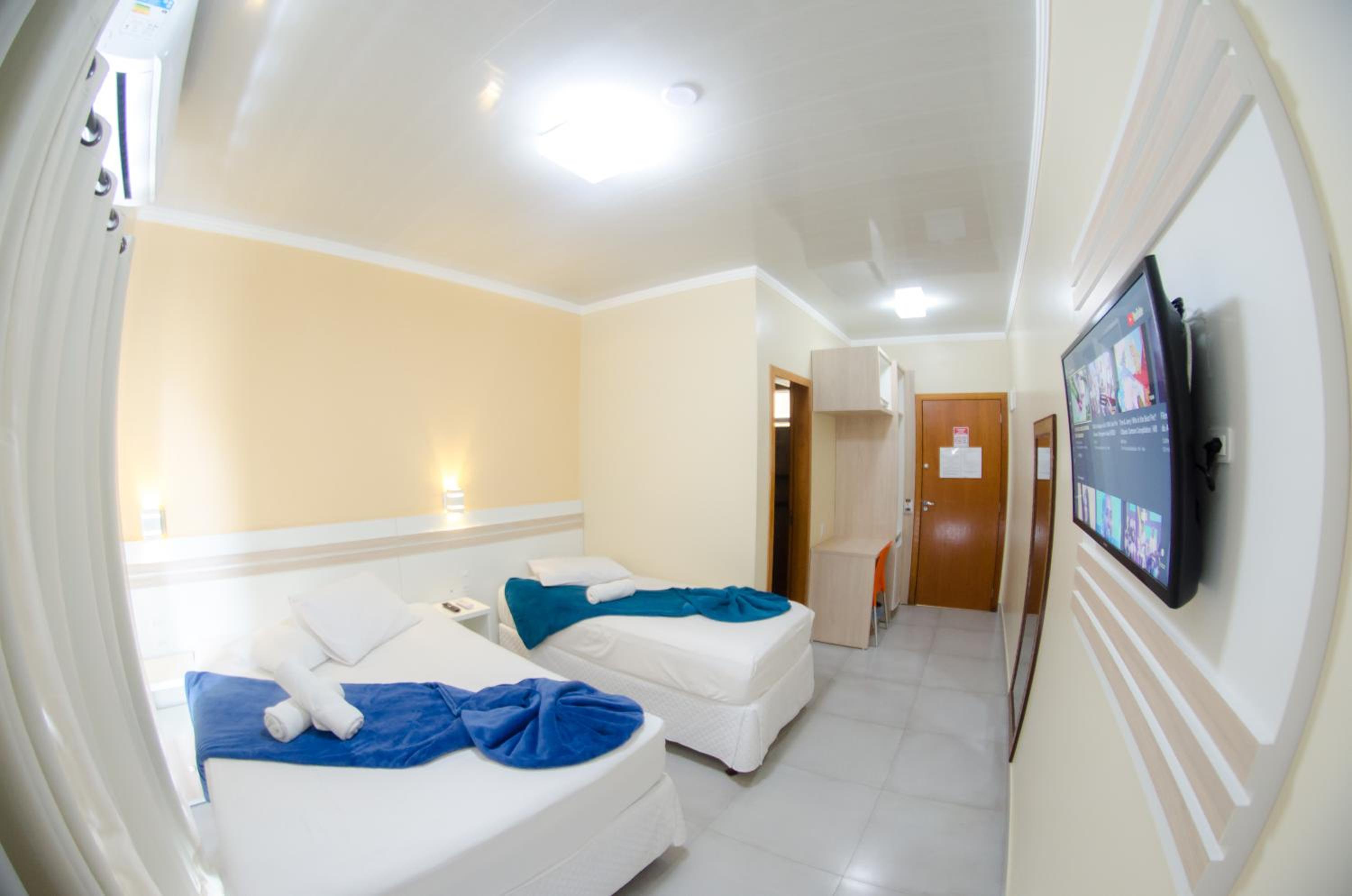 Triple Room with Pool View photo 1