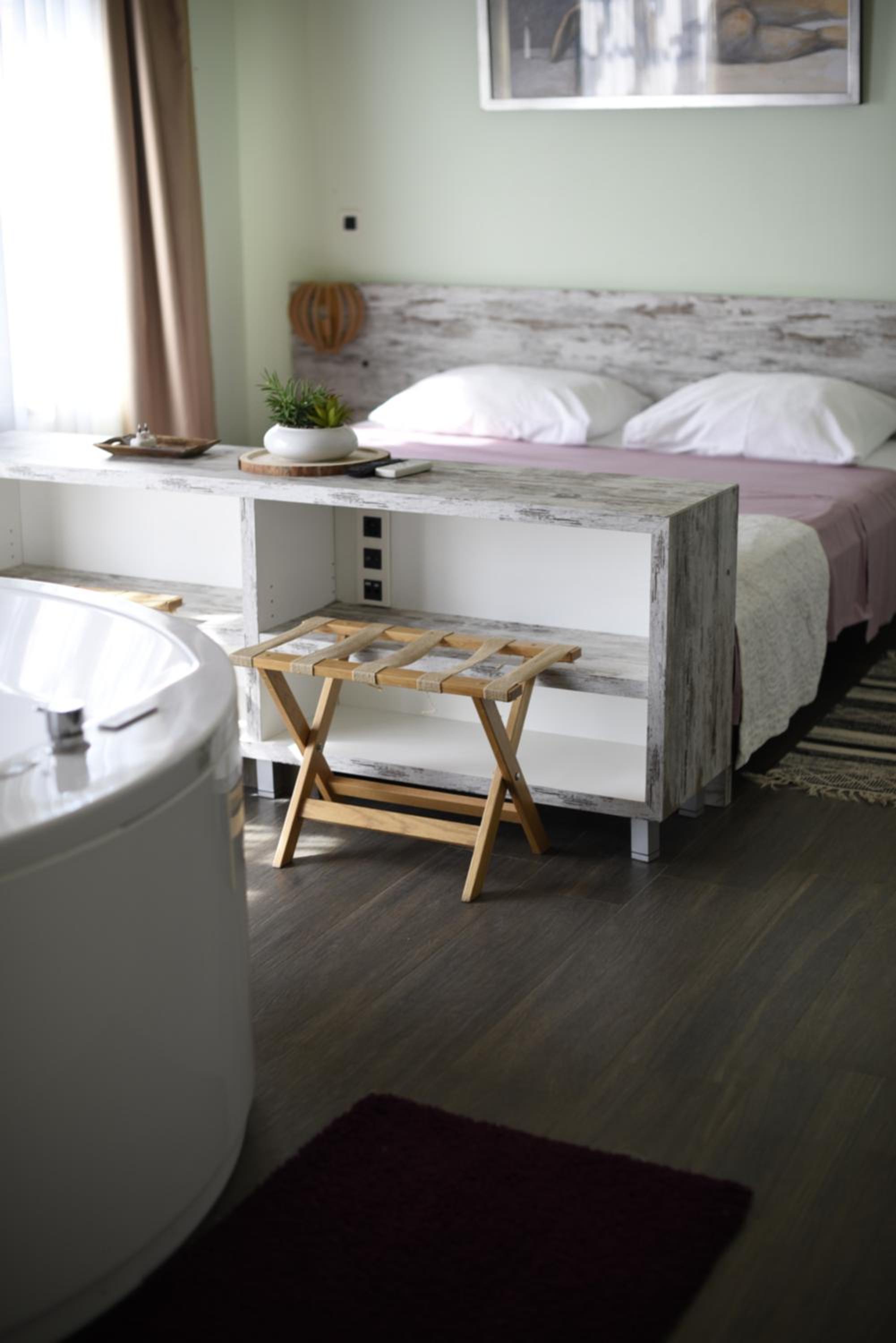 Deluxe Suite with Spa Bath - Photo 1