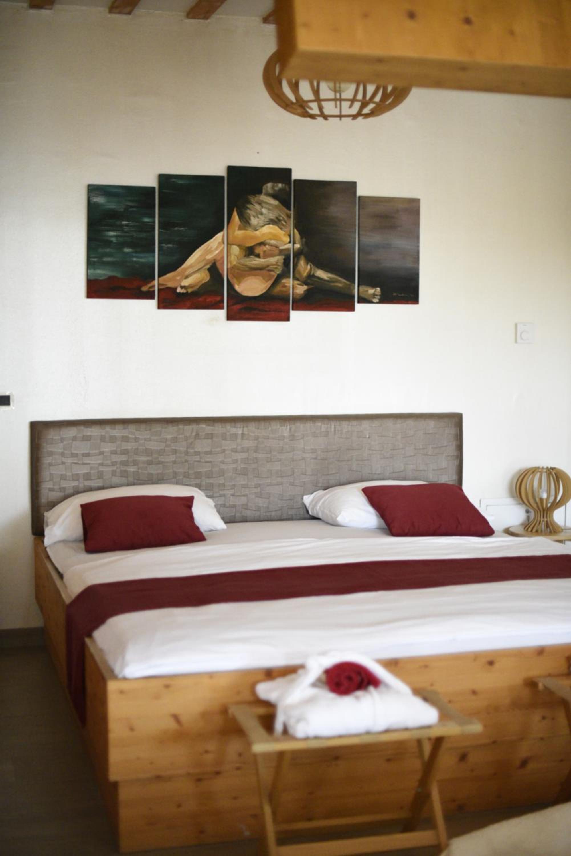 Superior King Suite photo 2